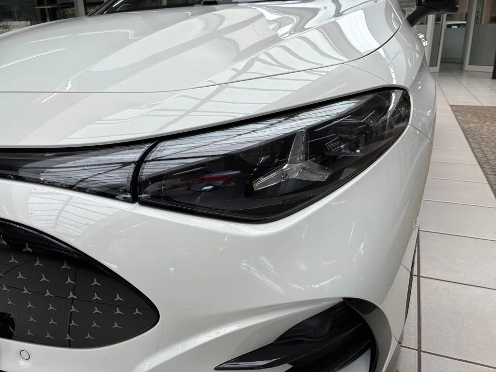 Mercedes-Benz-CLA 250+-image-4