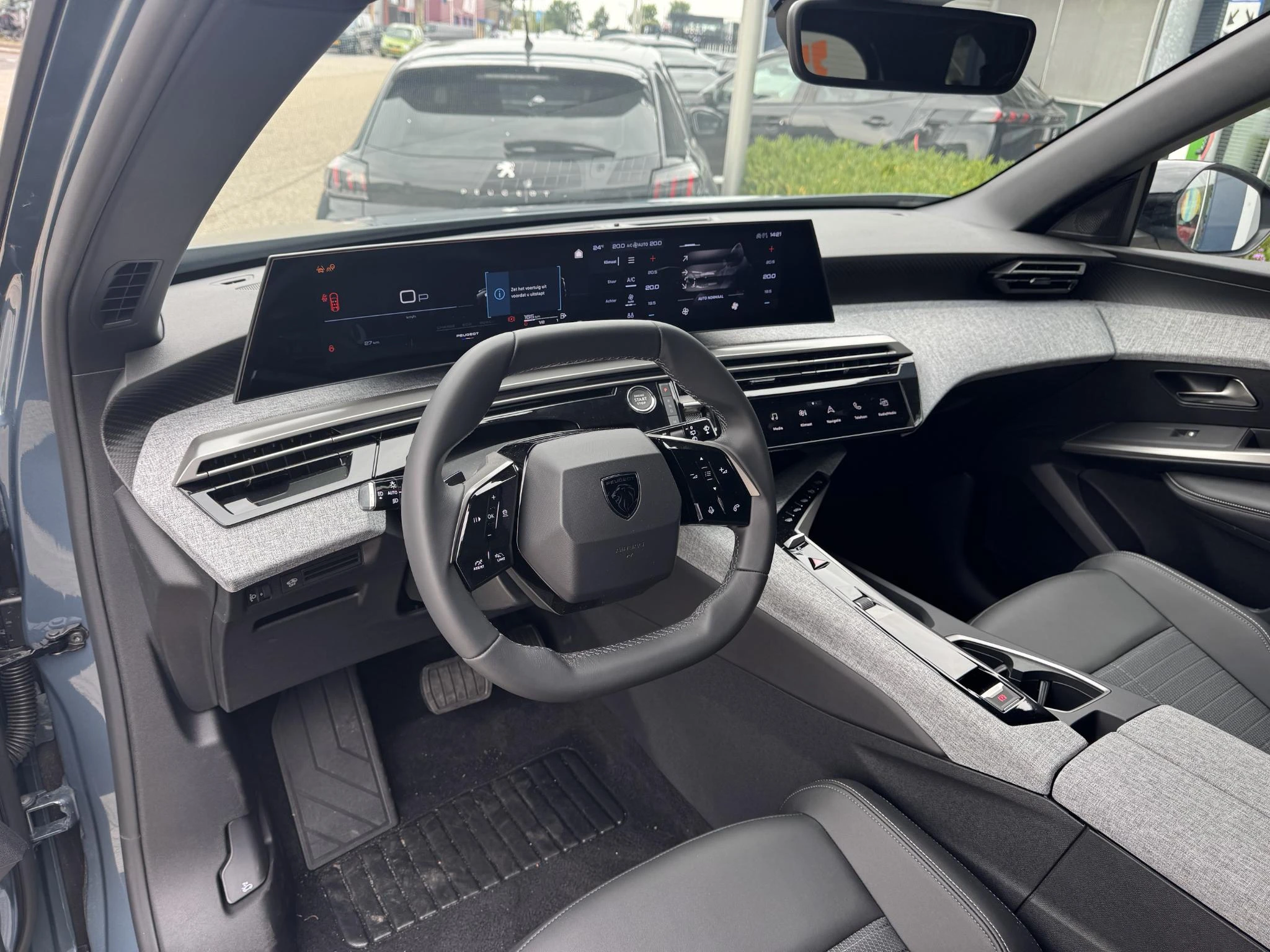 Peugeot-5008-image-16