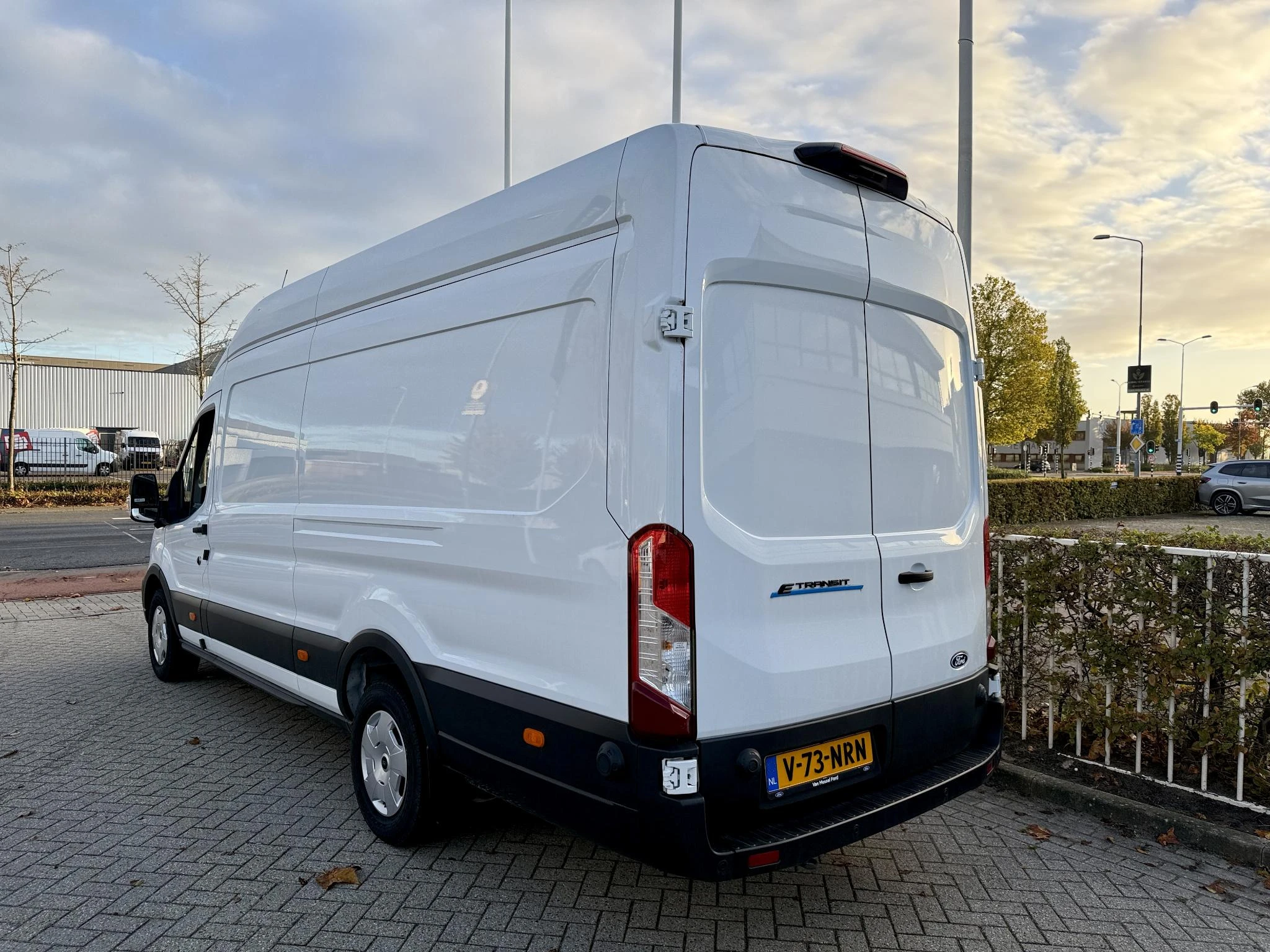 Ford-E-Transit-image-2