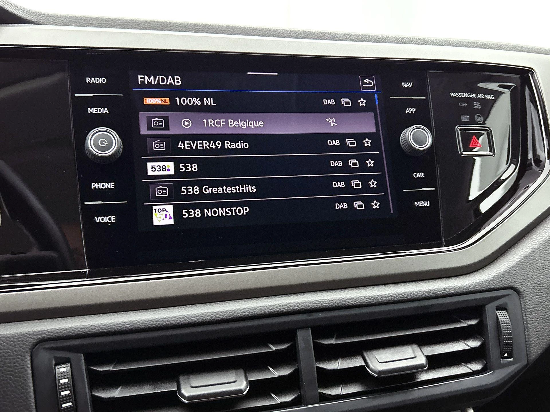 Volkswagen-Polo-image-31