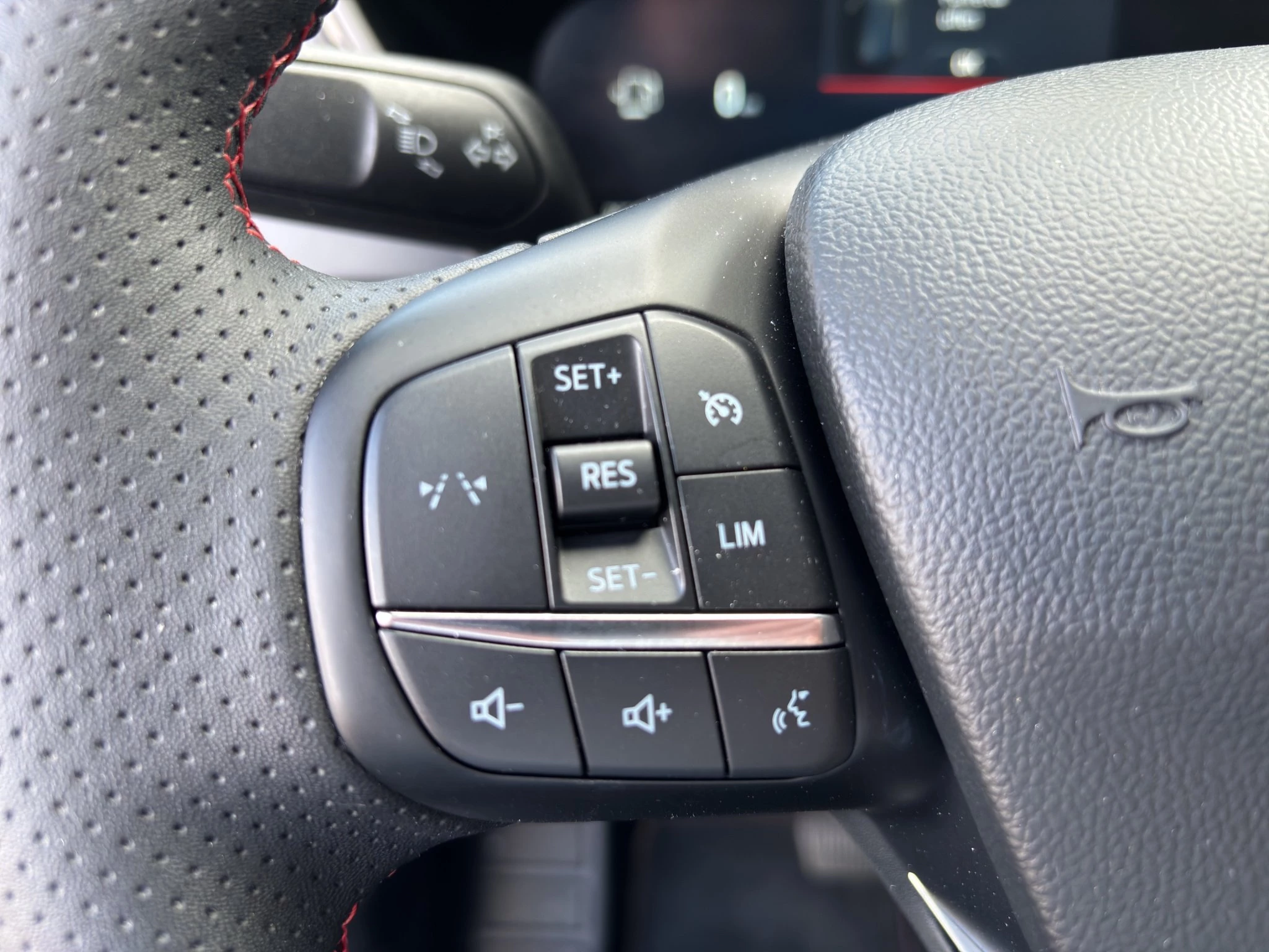 Ford Kuga ST-Line Aut.*KAM*LED-MATRIX*NAVI*GRA*WINTER-PKT.