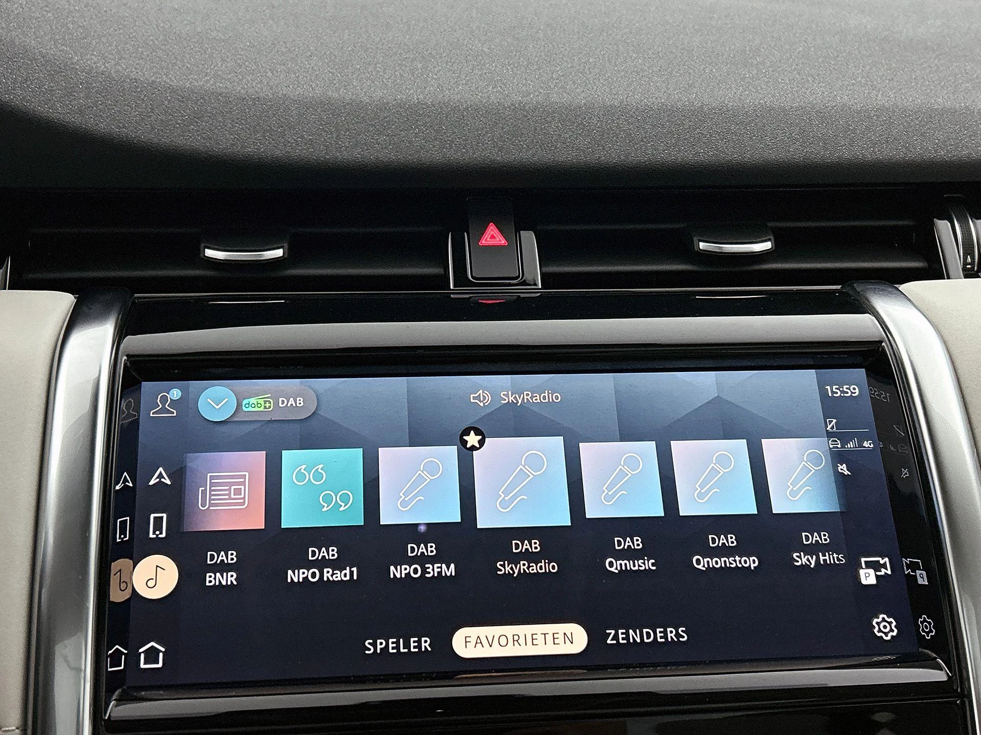 Land Rover-Discovery Sport-image-6