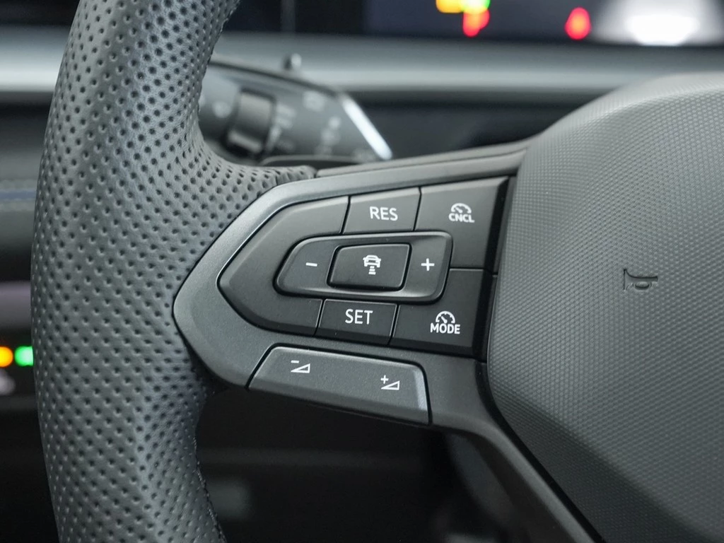 Volkswagen Tayron R-Line 2,0 l TDI SCR 4MOTION 142 kW (193 PS) 7-Gang-Doppelkupplungsgetriebe DSG