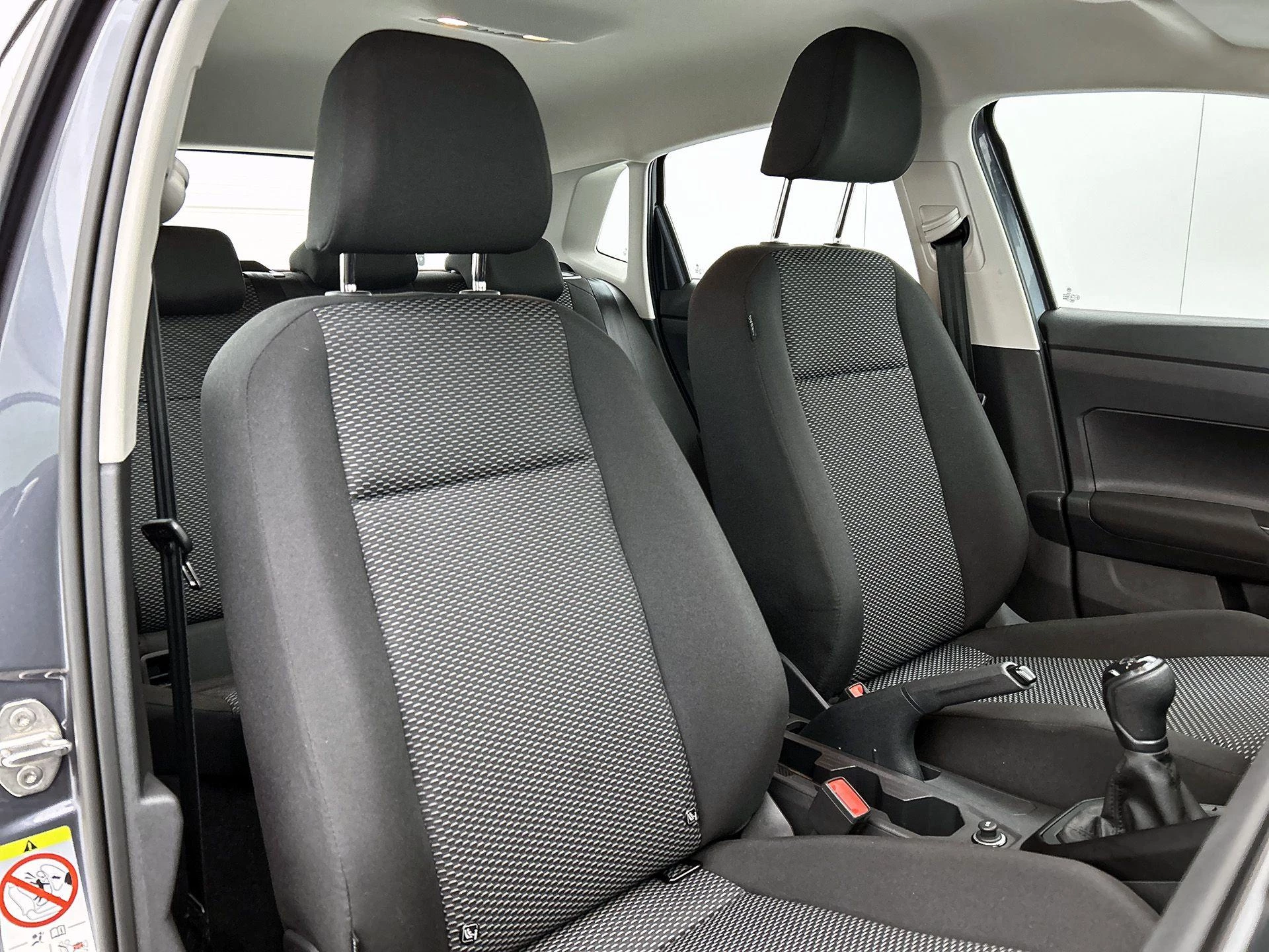 Volkswagen-Polo-image-28