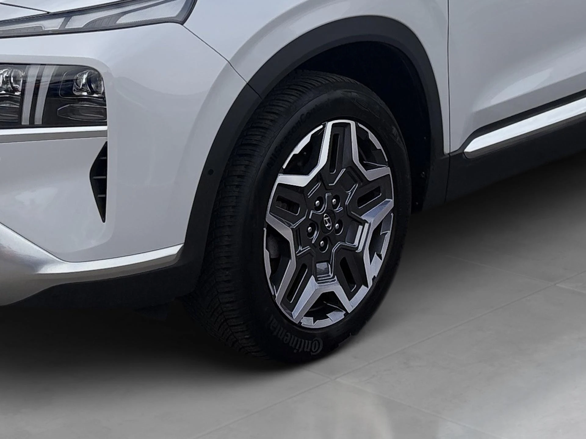Hyundai-Santa Fe-image-20