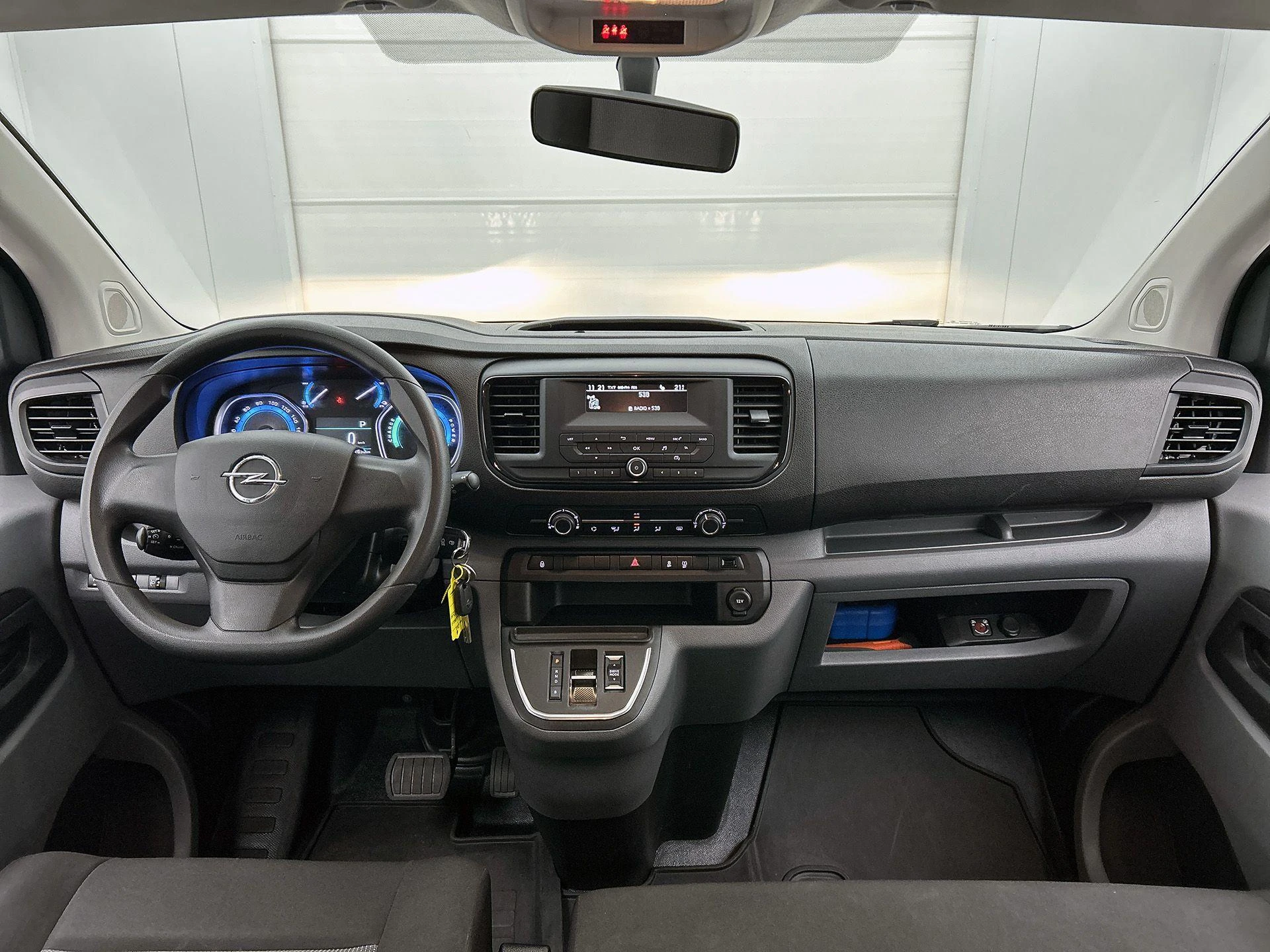 Opel-Vivaro-e-image-18