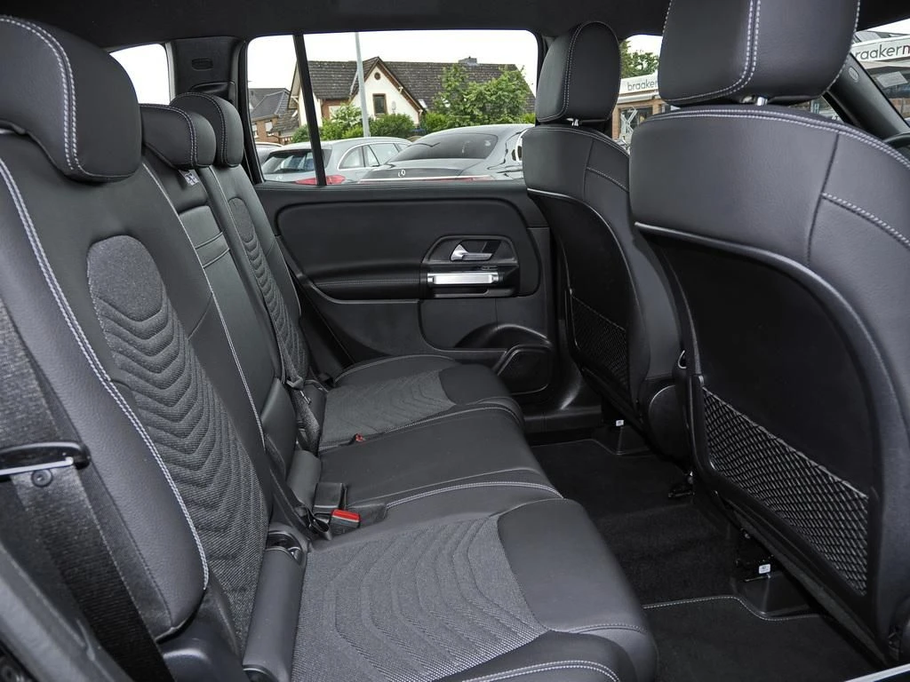 Mercedes-Benz-GLB 200 d-image-14