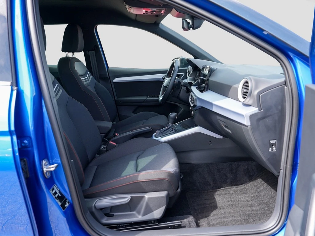 SEAT-Arona-image-7