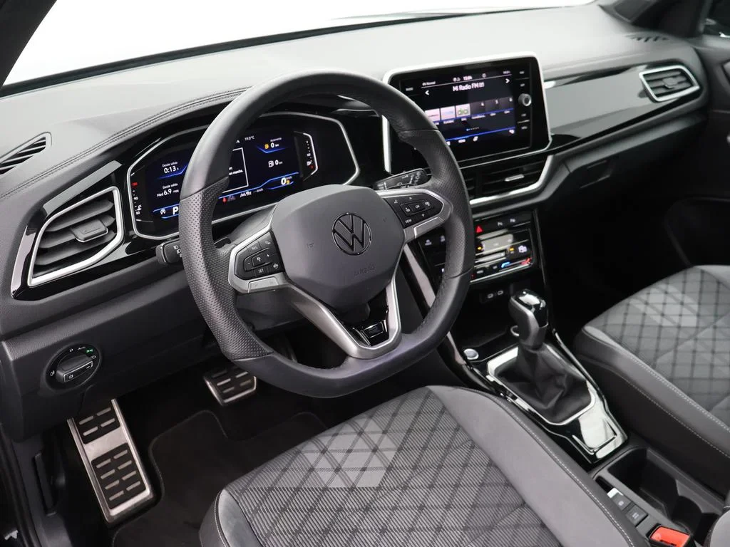 Volkswagen-T-Roc-image-16