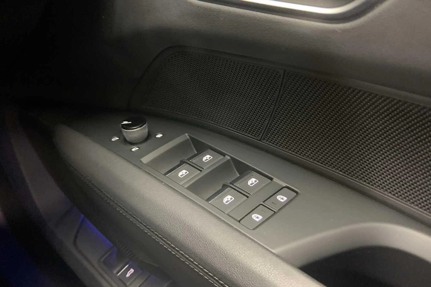 Audi-e-tron-image-21