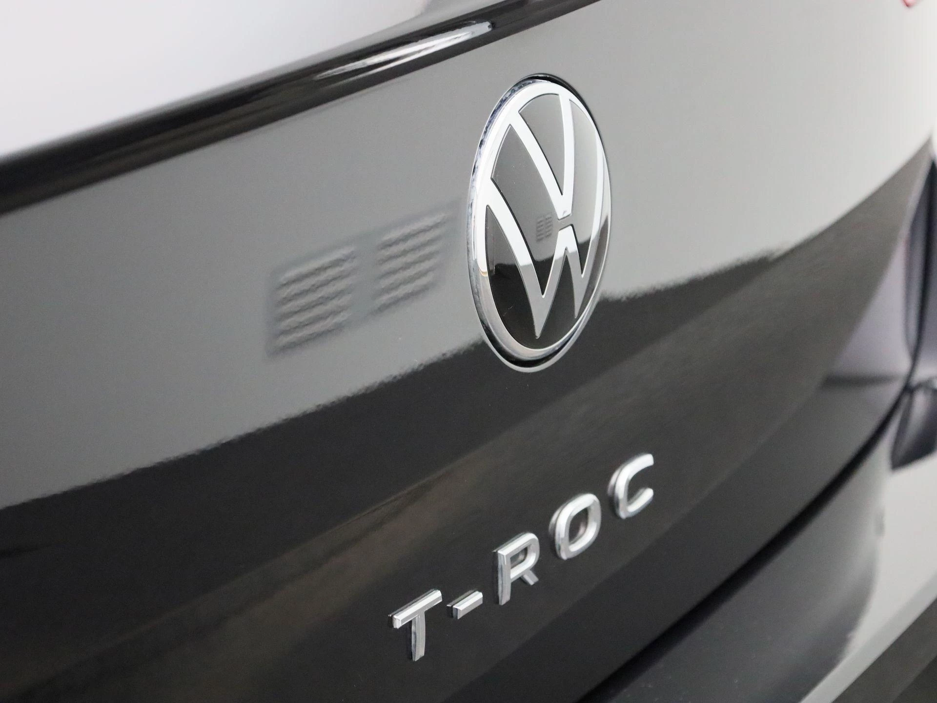 Volkswagen-T-Roc-image-44