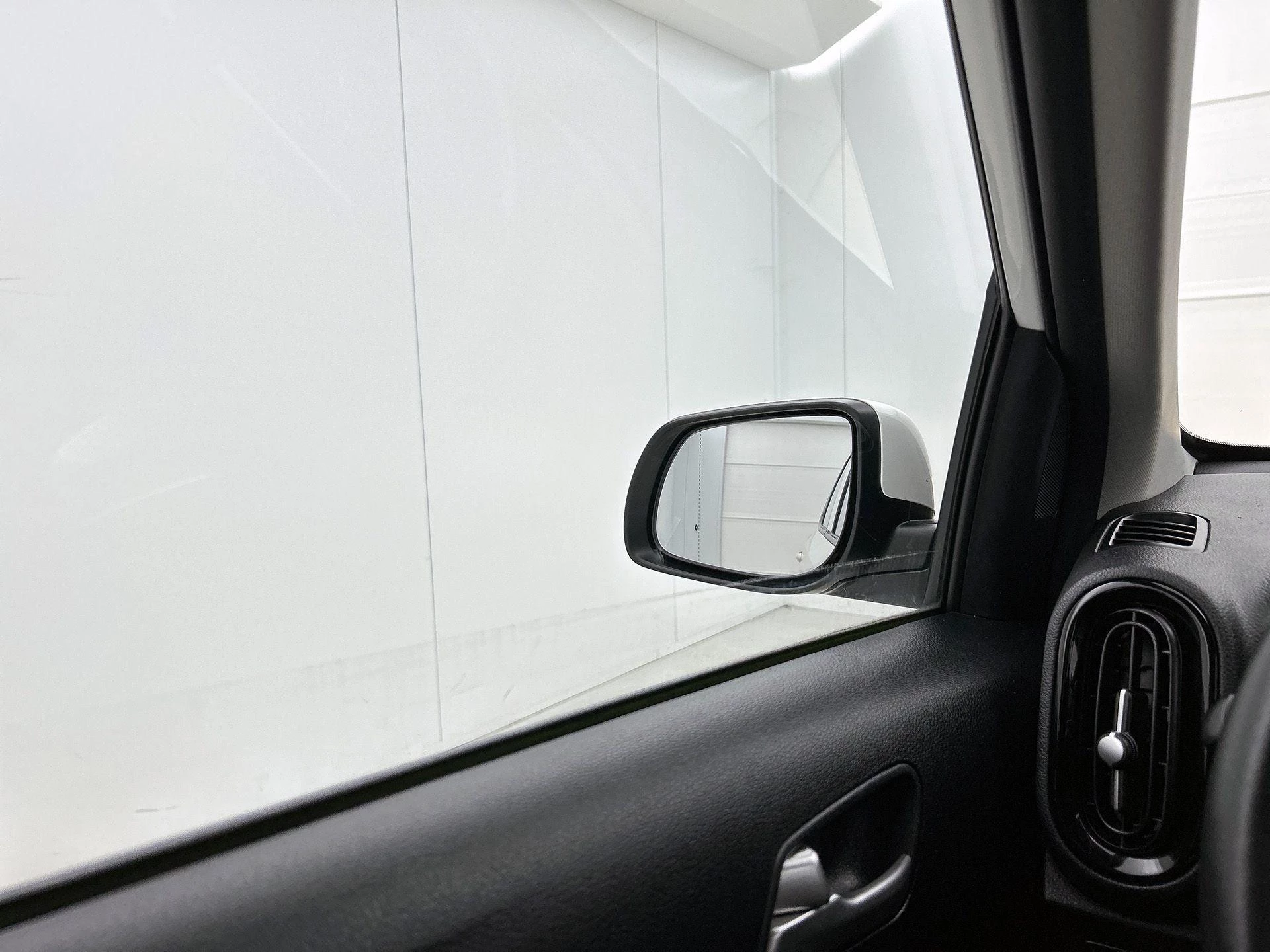 Kia-Picanto-image-16