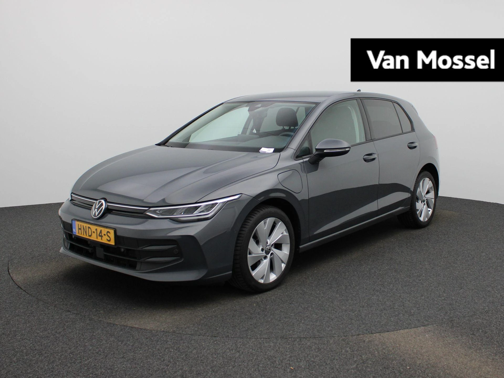 Volkswagen-Golf-image-0