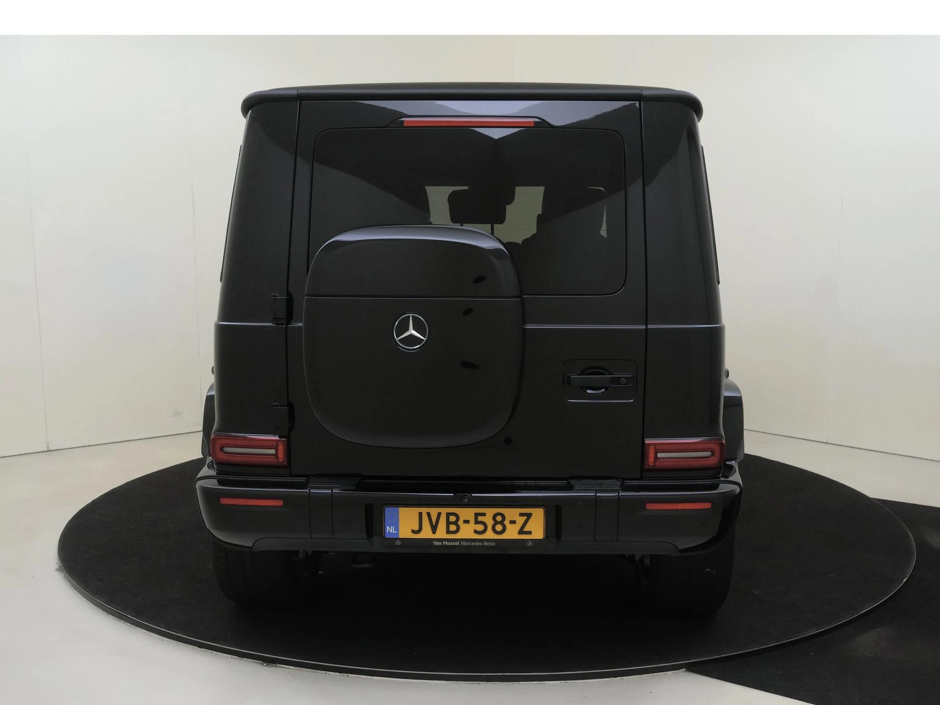Mercedes-Benz-G-Klasse-image-5