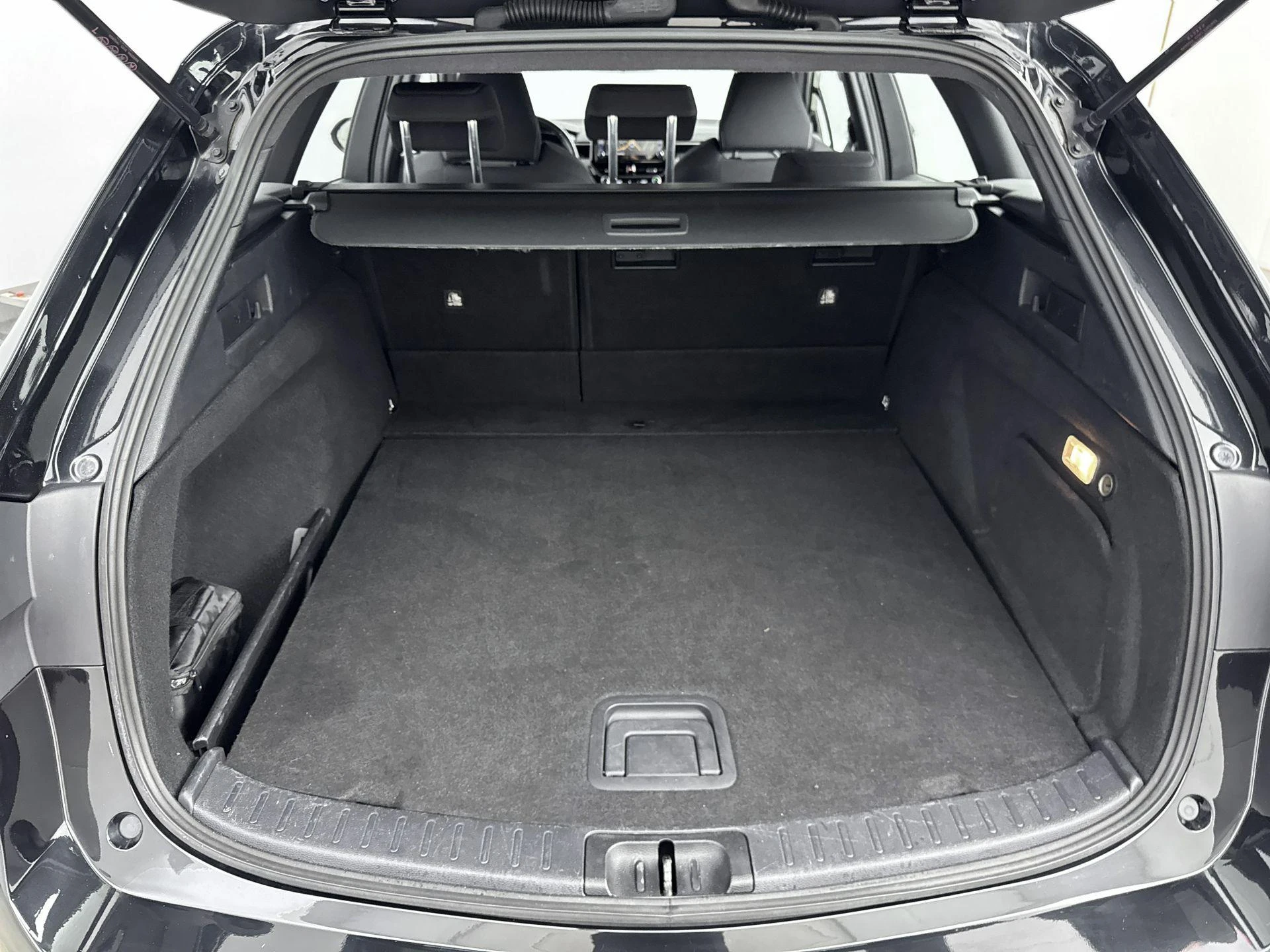 Toyota-Corolla Touring Sports-image-23