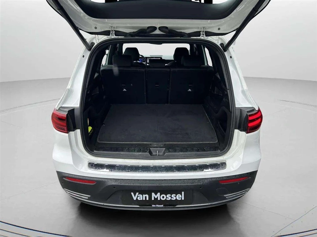 Mercedes-Benz-EQB-image-22