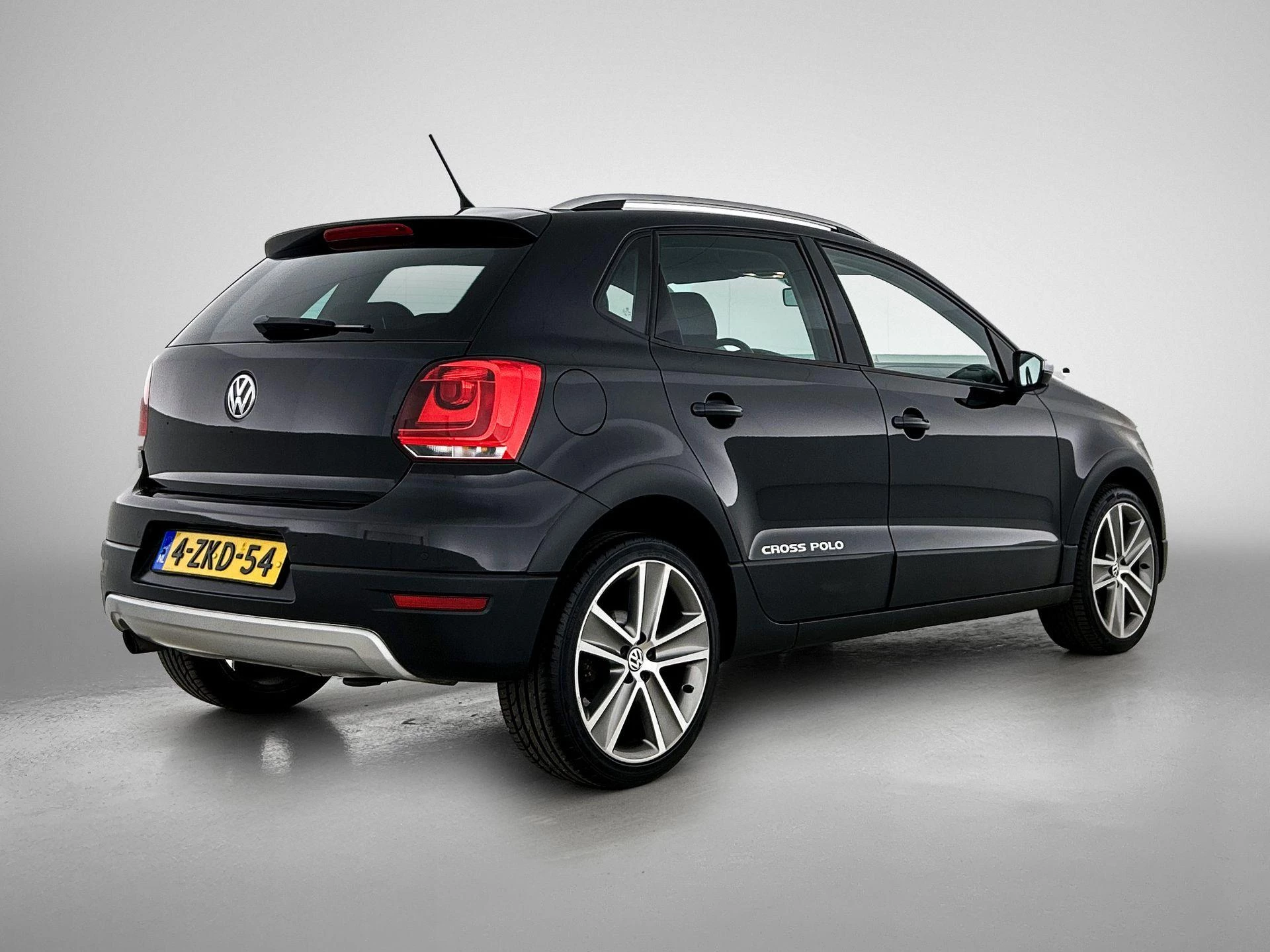 Volkswagen-Polo-image-3