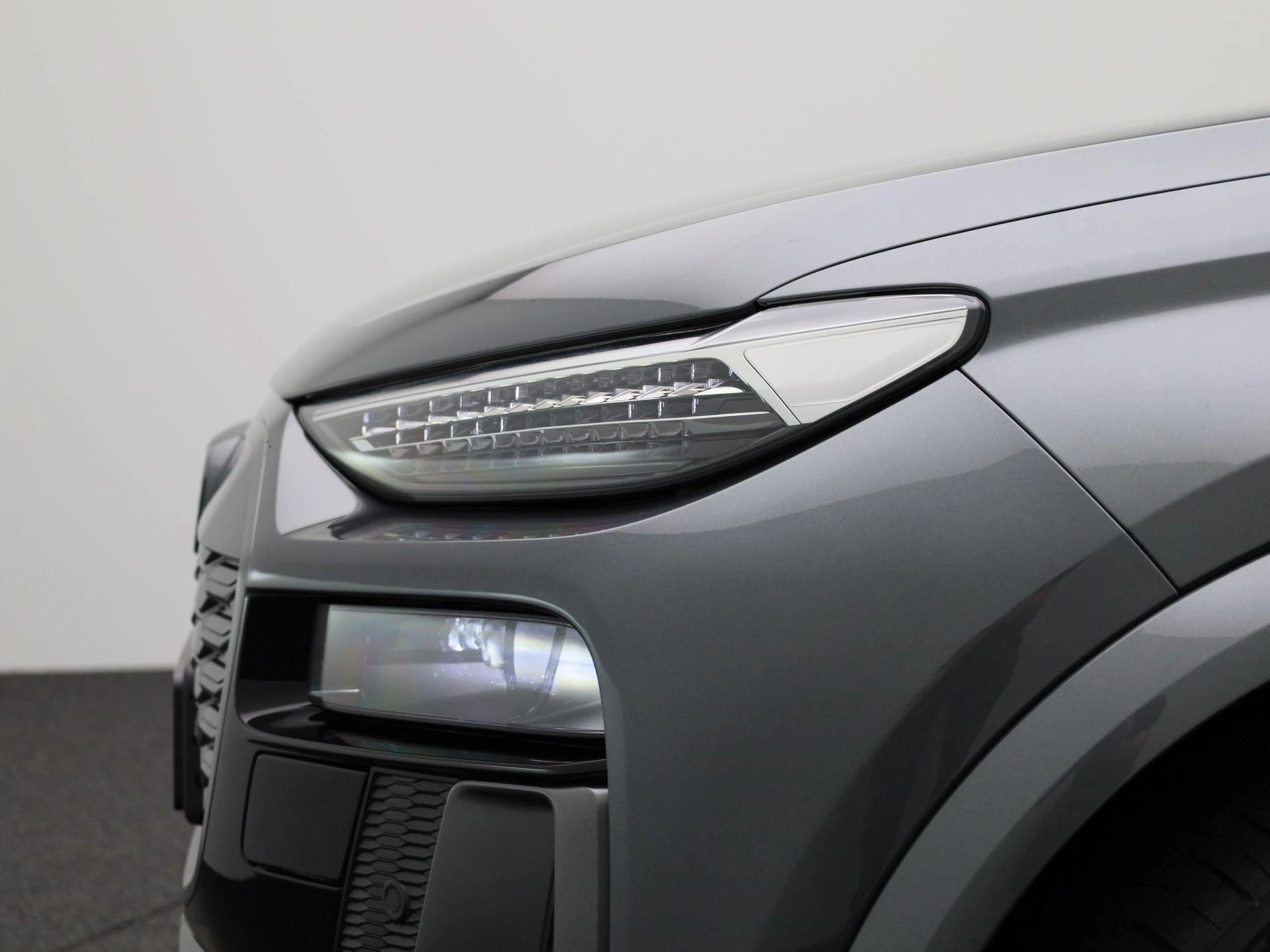 Audi-Q6 e-tron-image-14