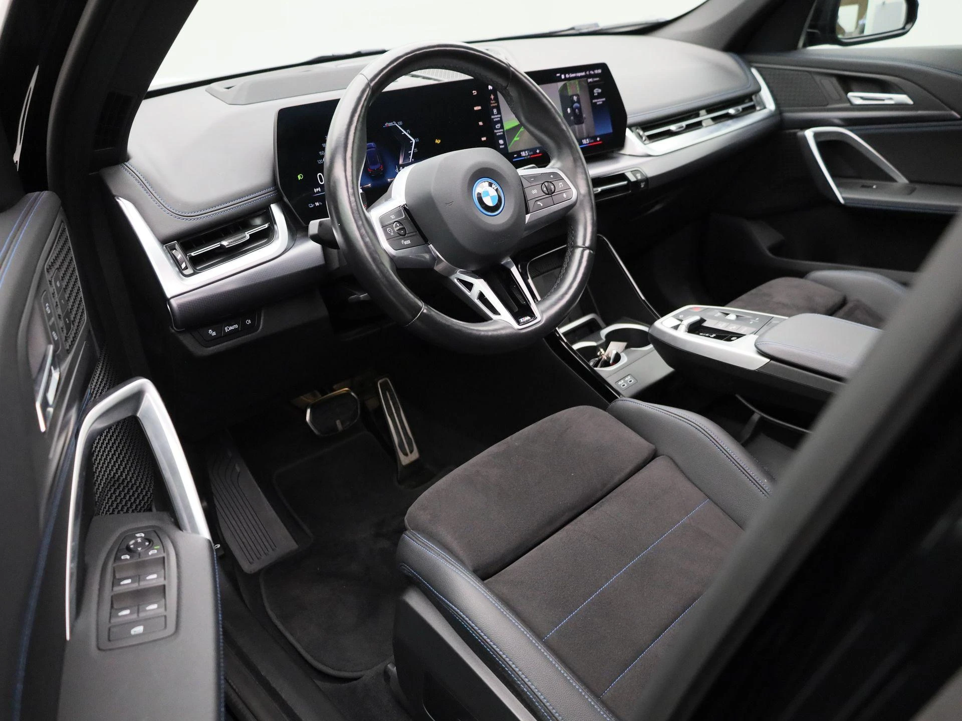 BMW-iX1-image-16
