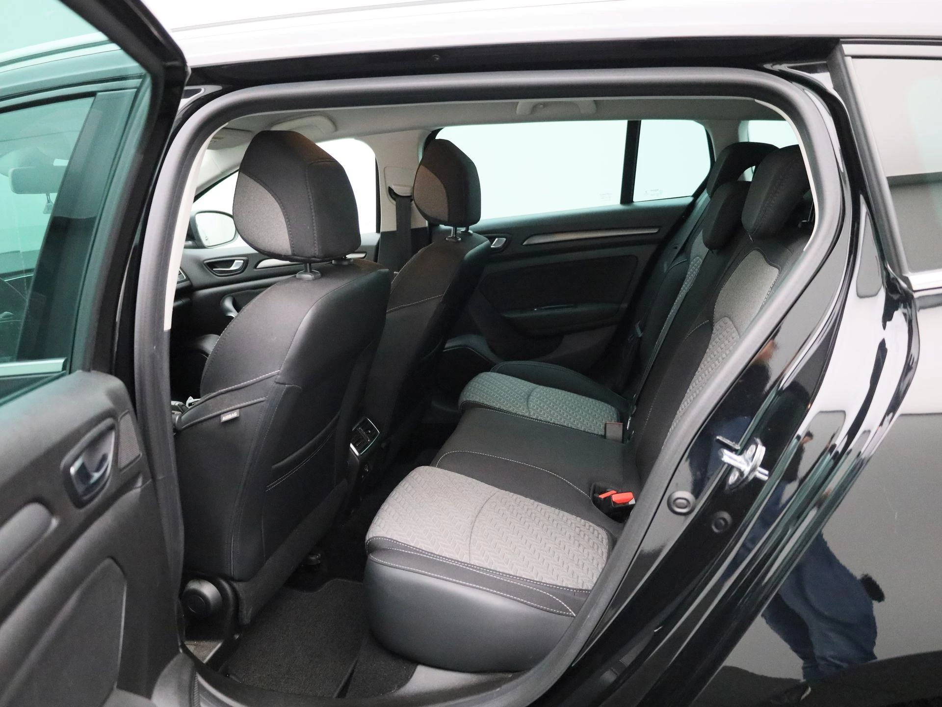 Renault-Mégane Grand Tour-image-11