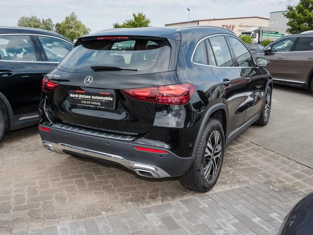 Mercedes-Benz-GLA 200 d-image-7