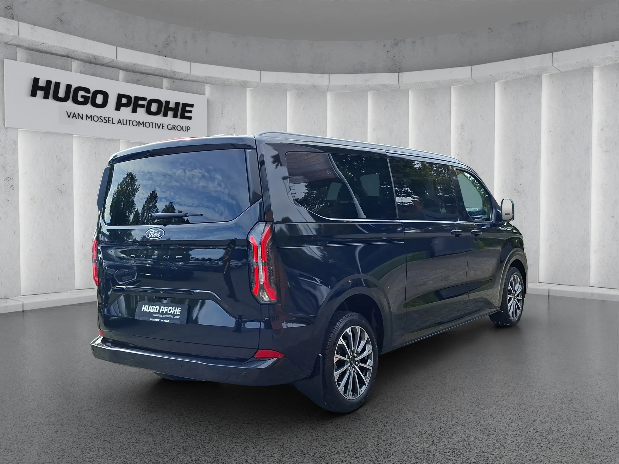 Ford-Tourneo Custom-image-4