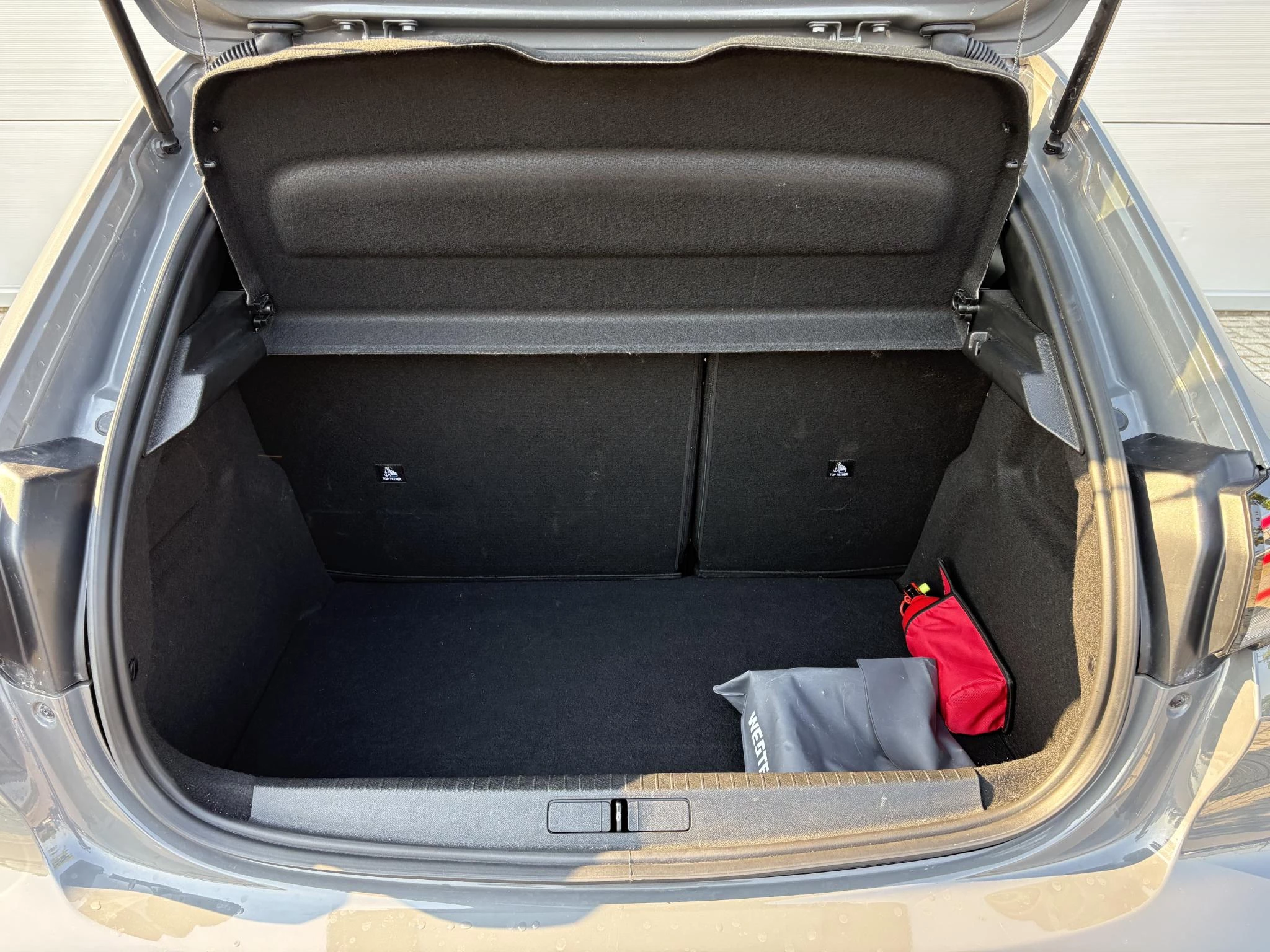 Peugeot-208-image-19