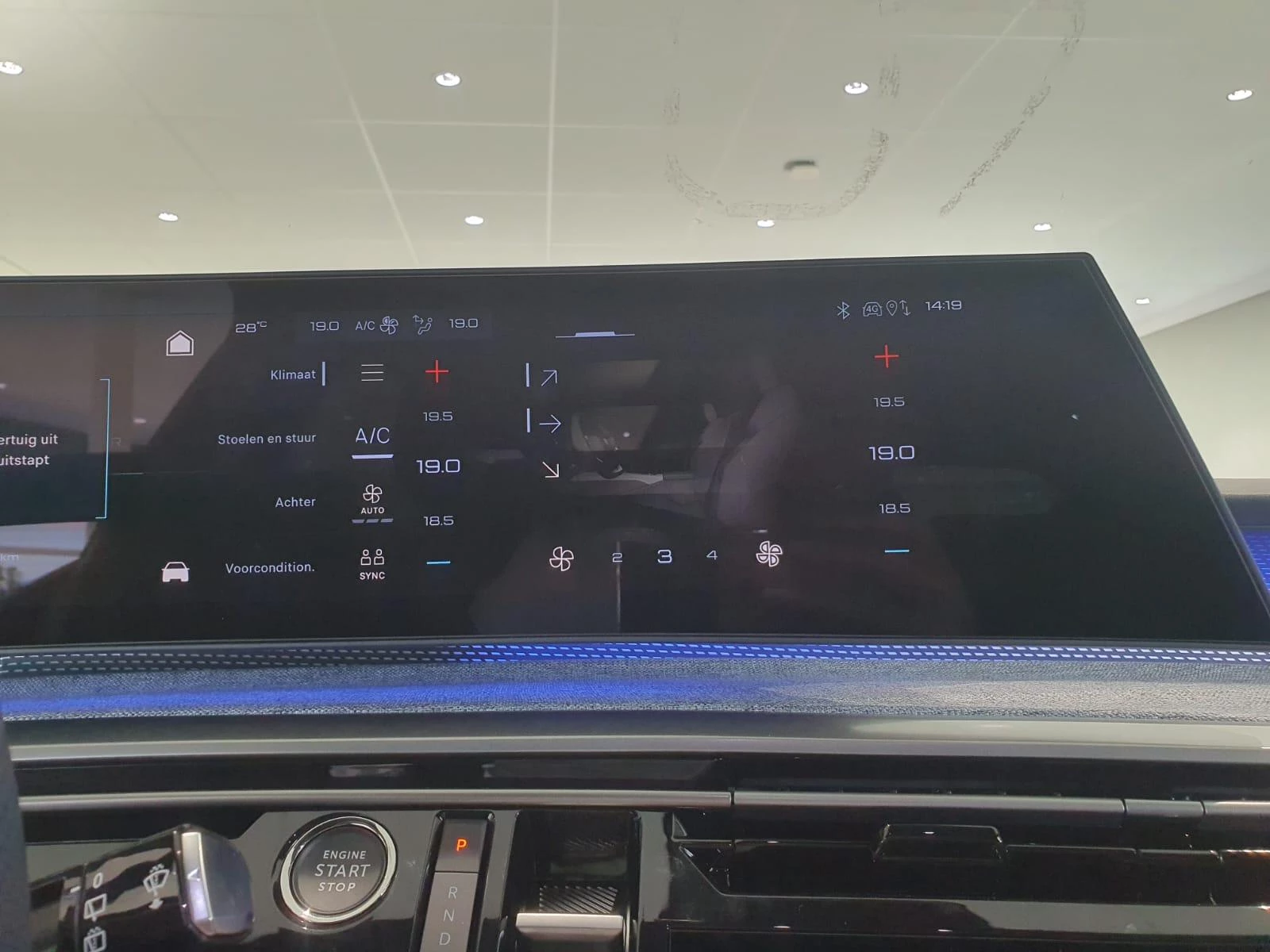 Peugeot-e-5008-image-21