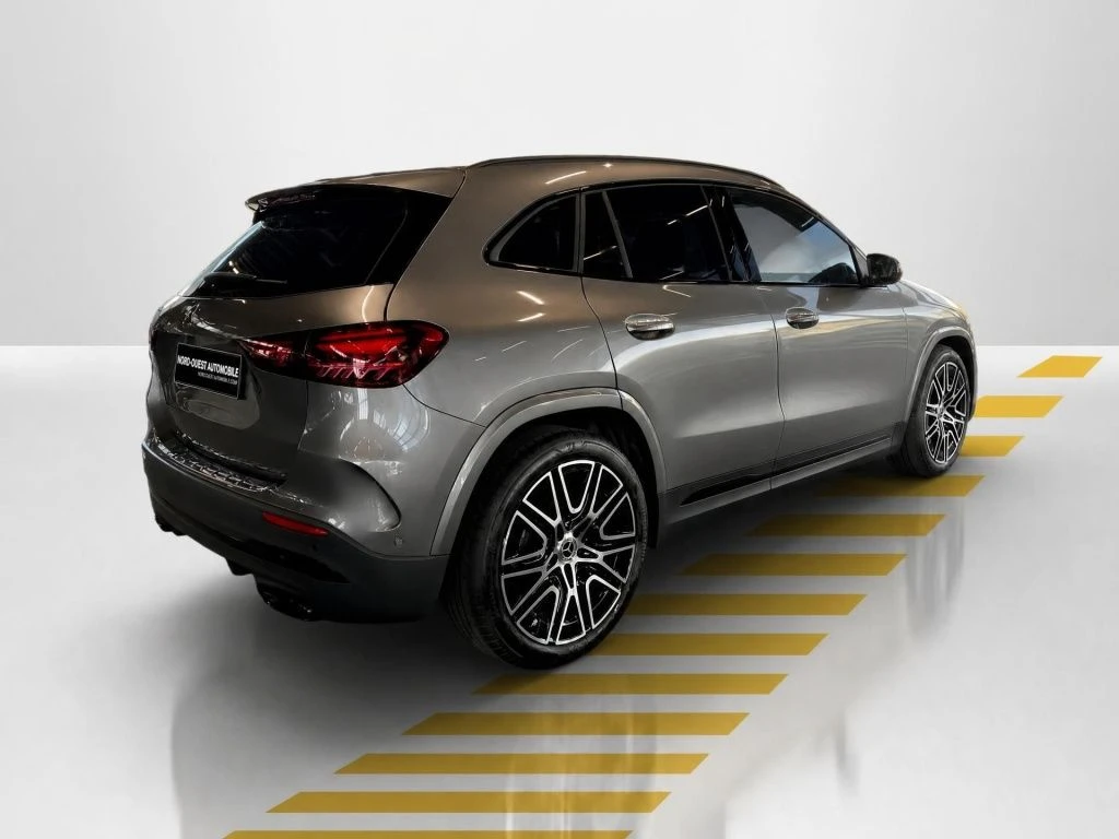 Mercedes-Benz-GLA 200-image-14