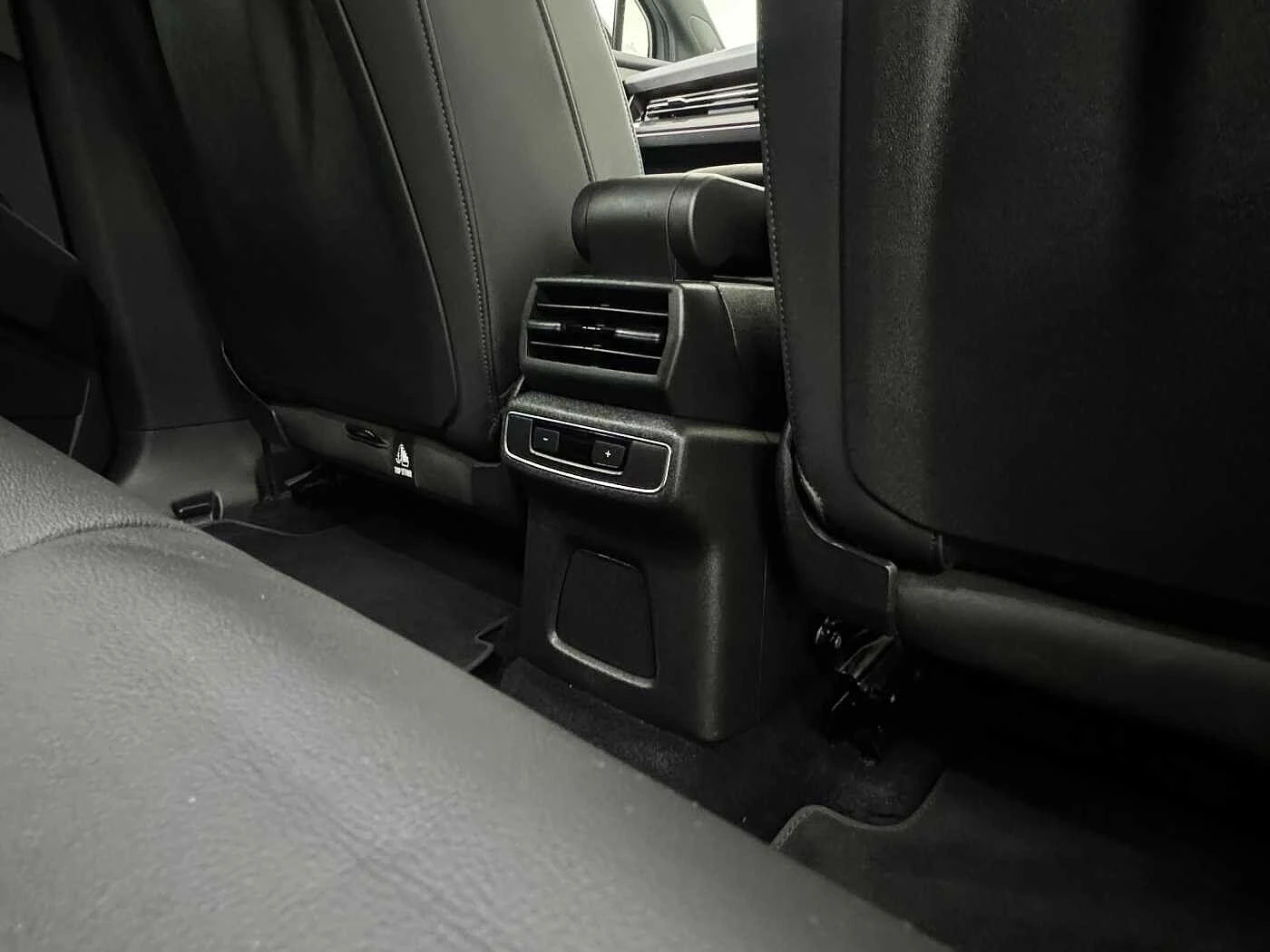 Audi-Q4 e-tron-image-15