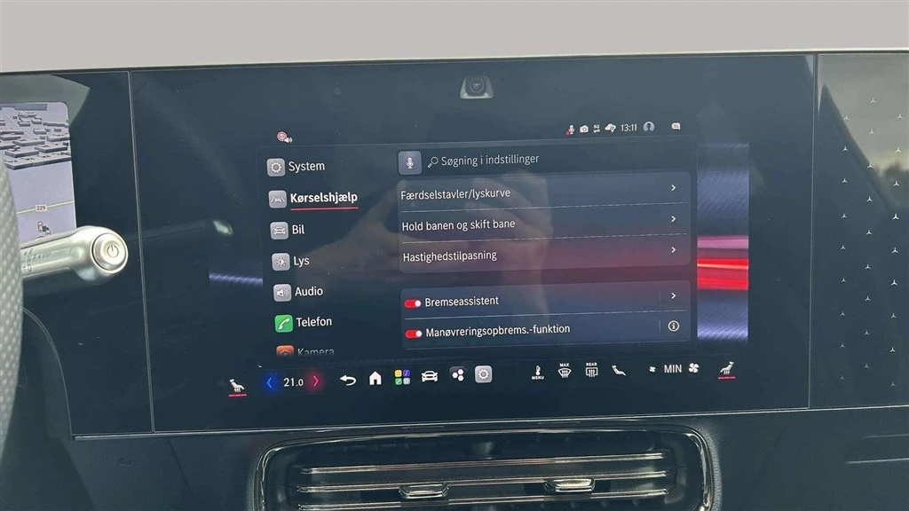 Mercedes-Benz-CLA-image-16