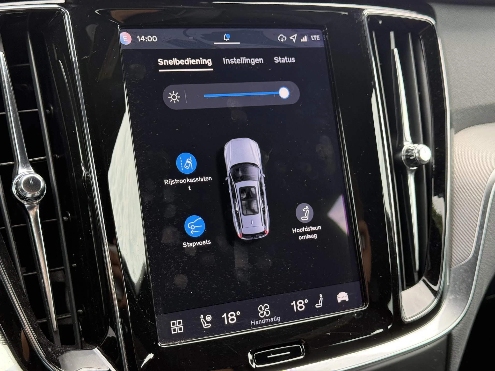 Volvo V60 T6 Plug-in hybrid AWD Plus Dark