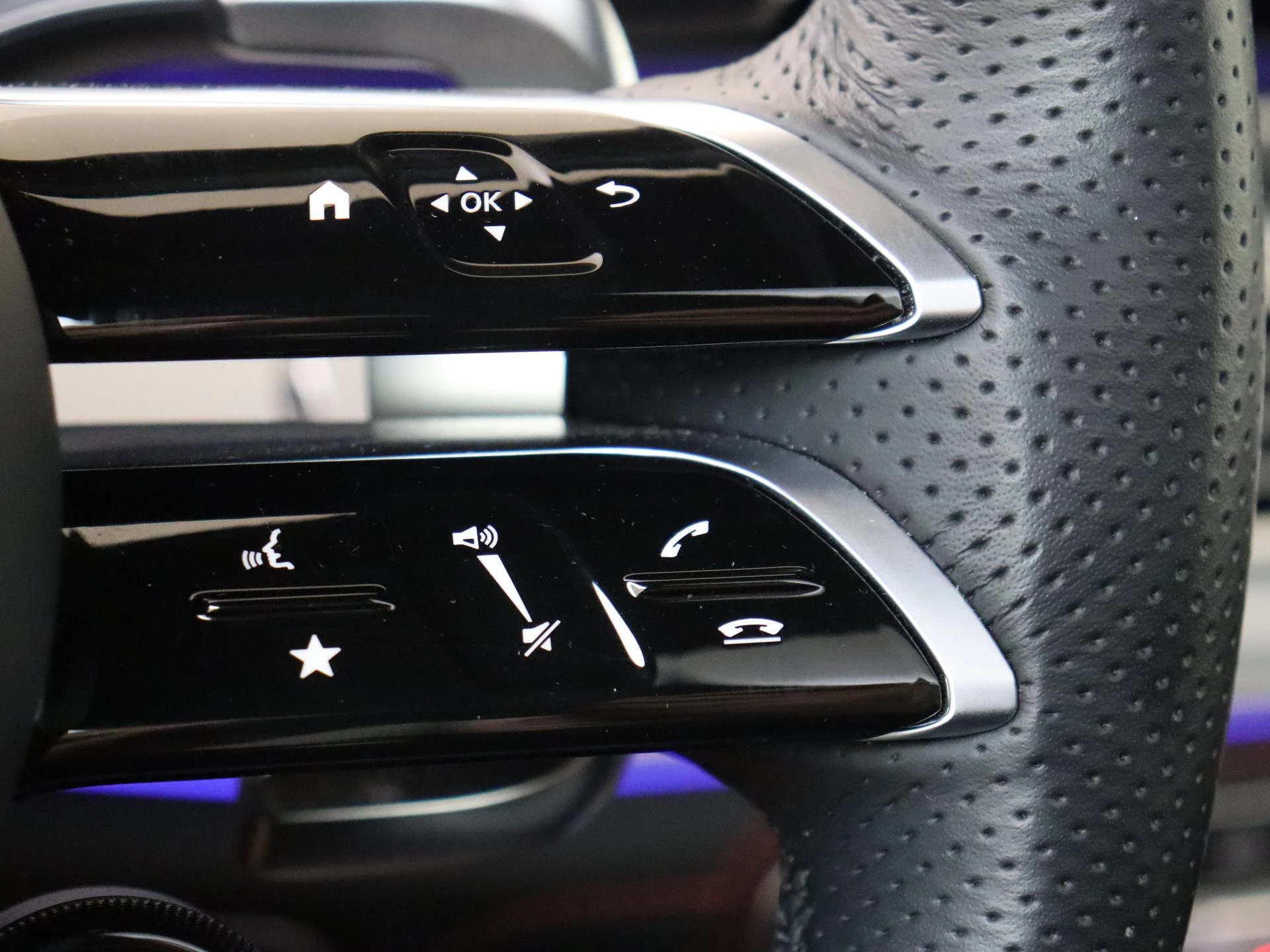 Mercedes-Benz-GLE-image-21