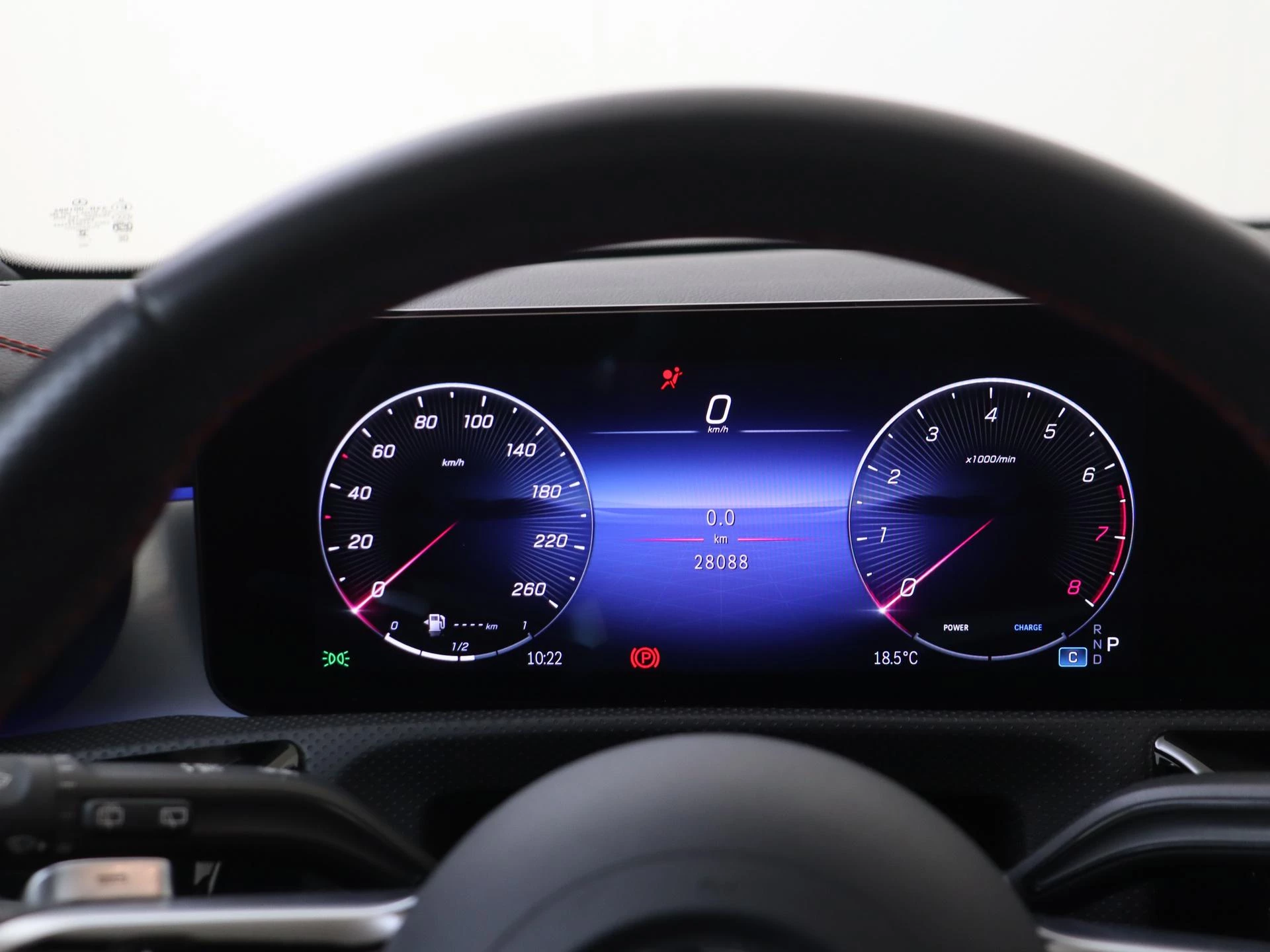 Mercedes-Benz-CLA-image-11