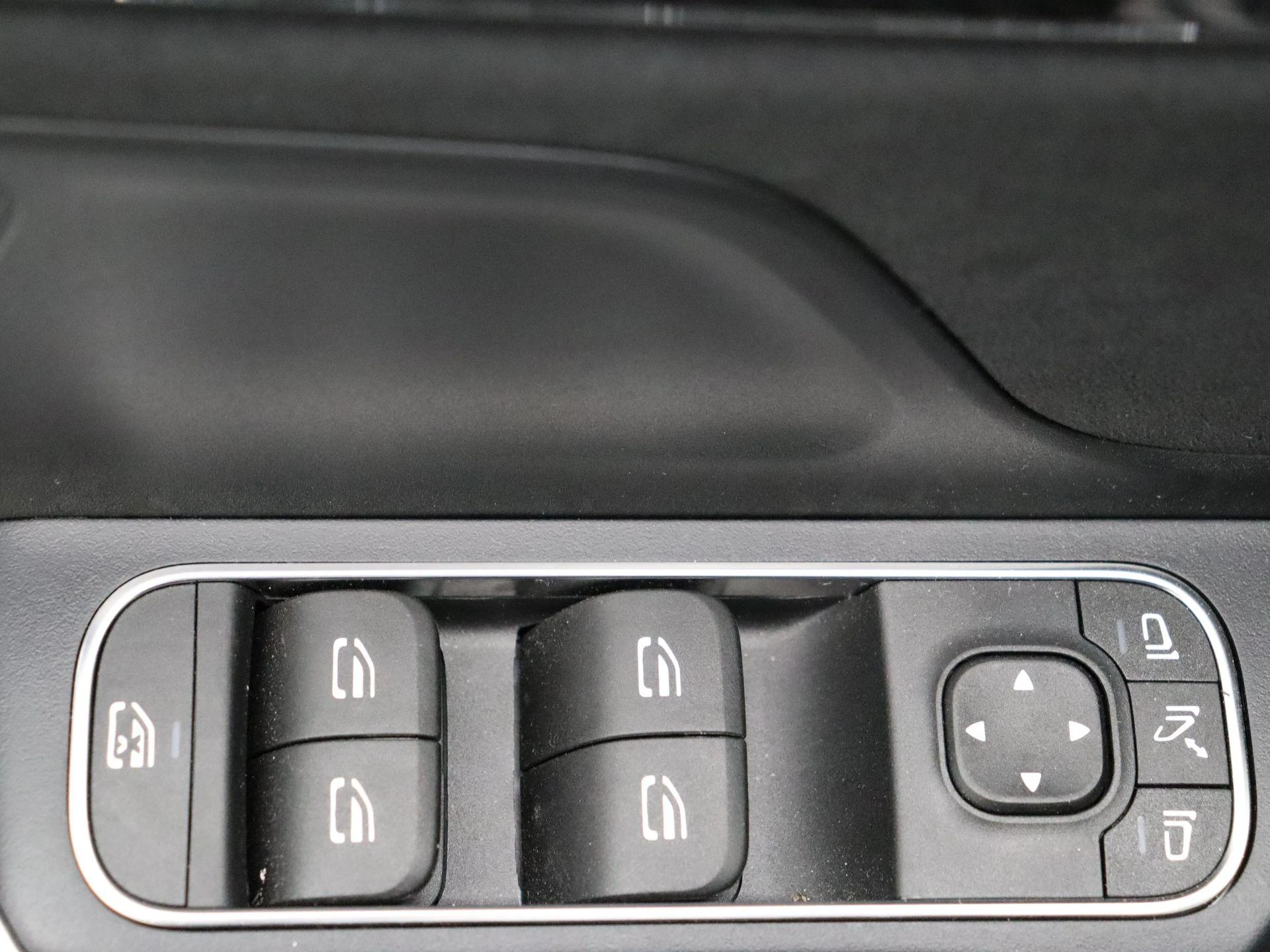 Mercedes-Benz-B-Klasse-image-9