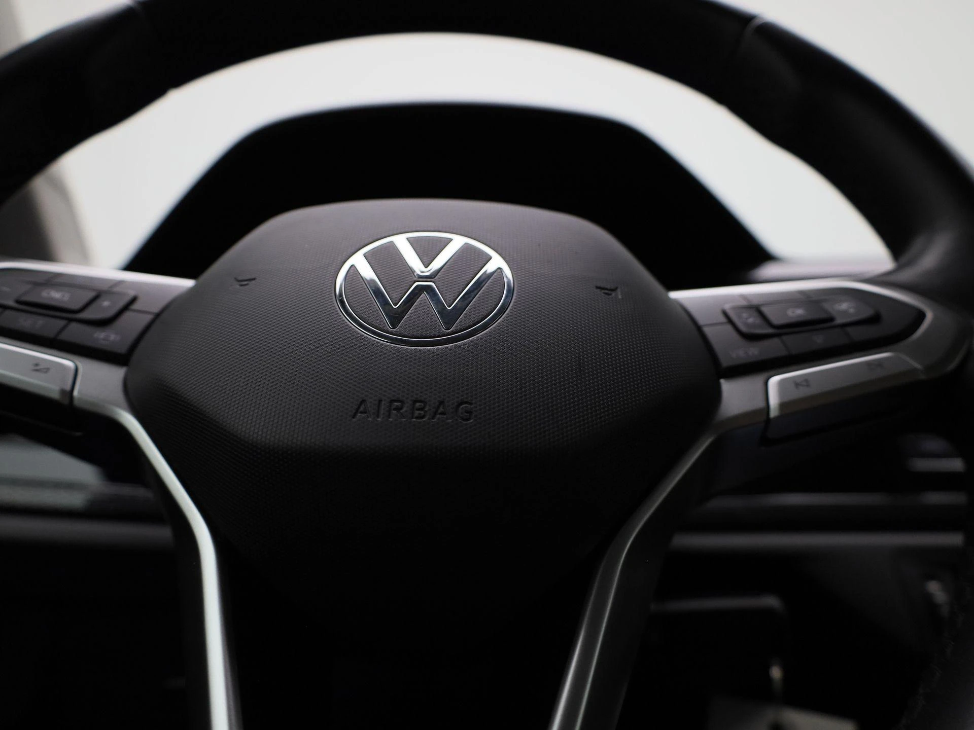 Volkswagen-Polo-image-27
