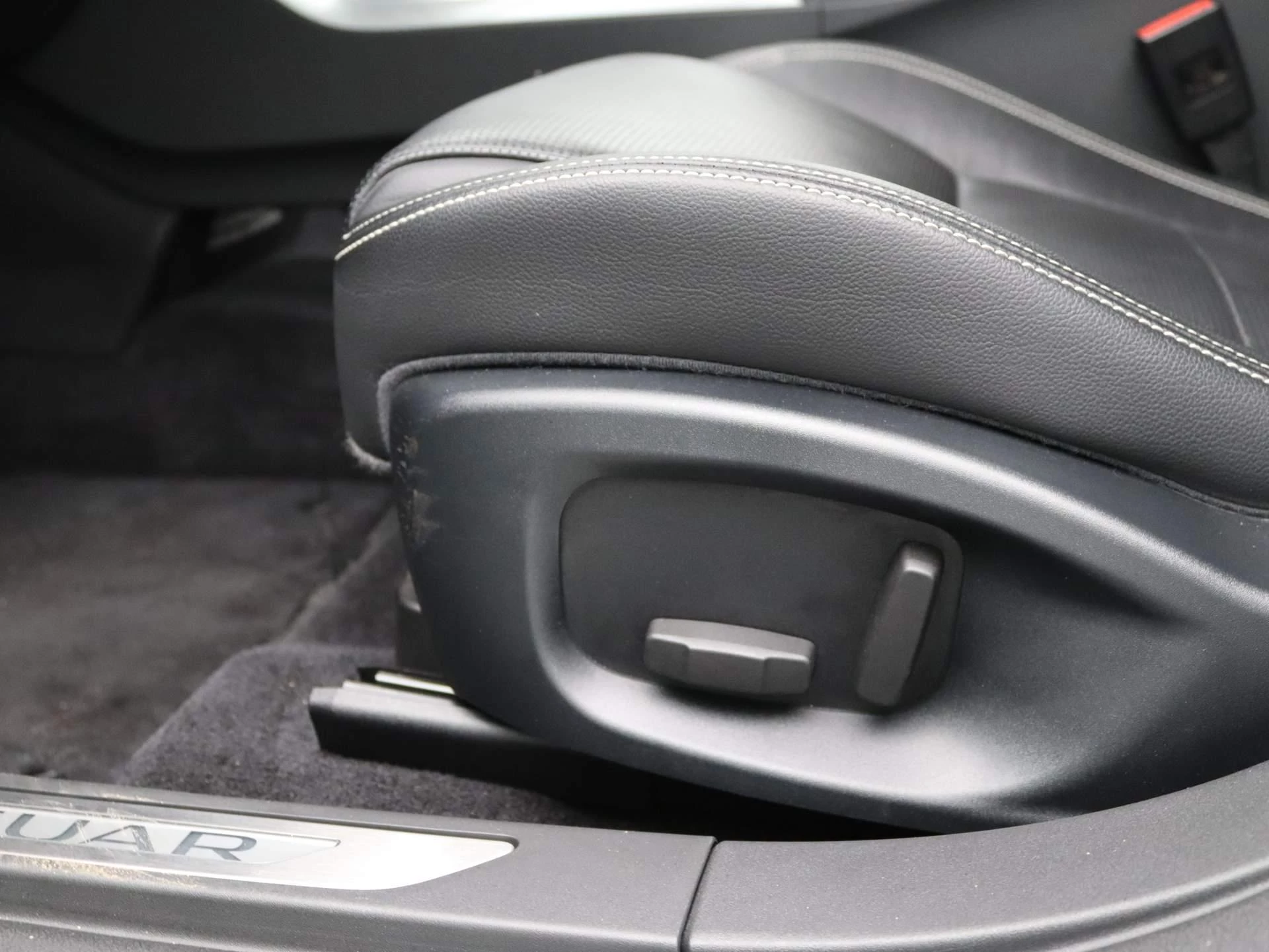 Jaguar-I-PACE-image-13