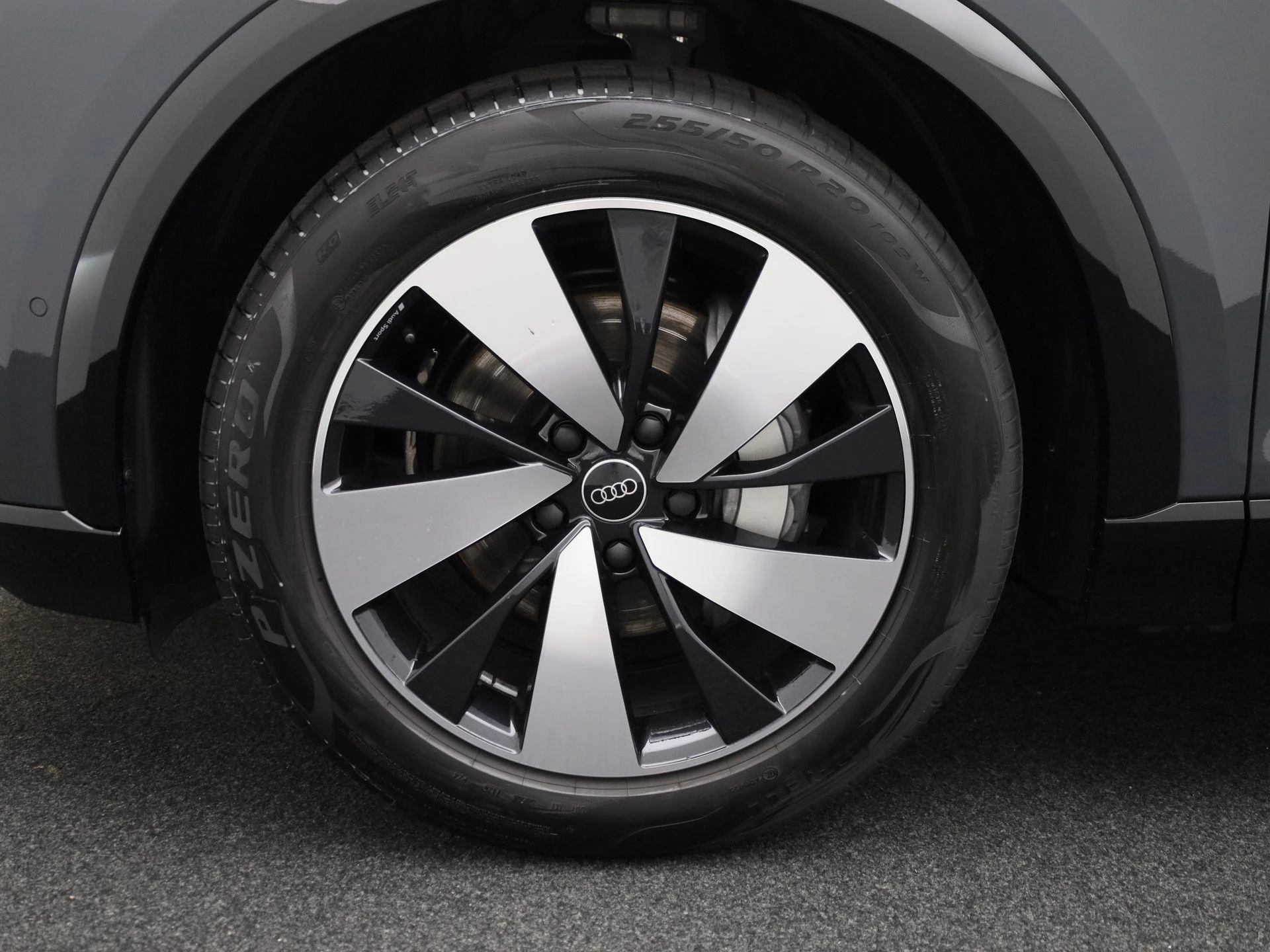 Audi-Q6 e-tron-image-14