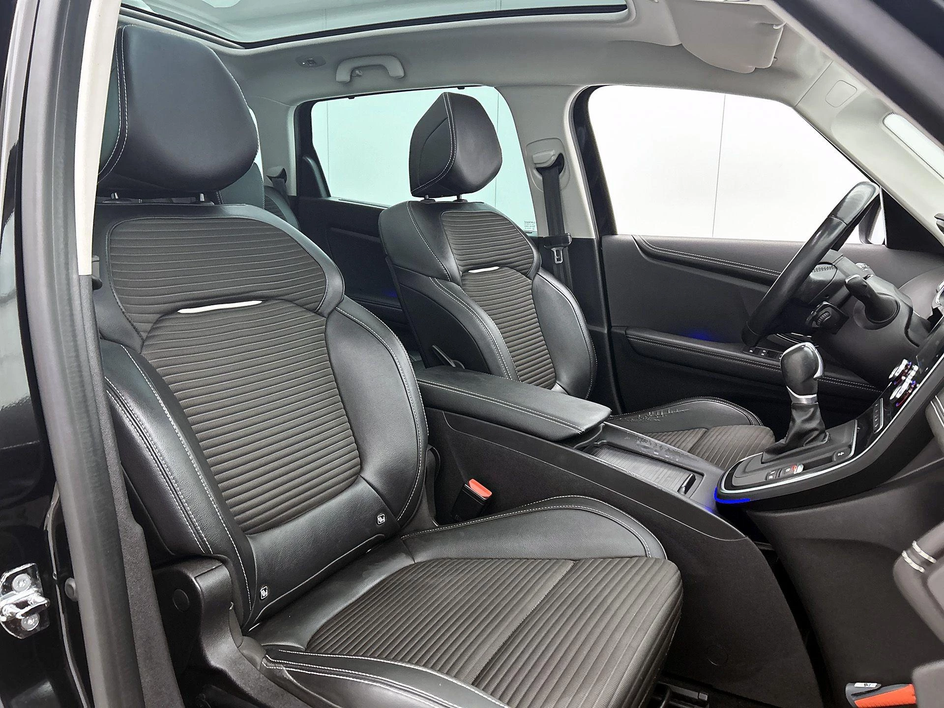 Renault-Grand Scénic-image-42