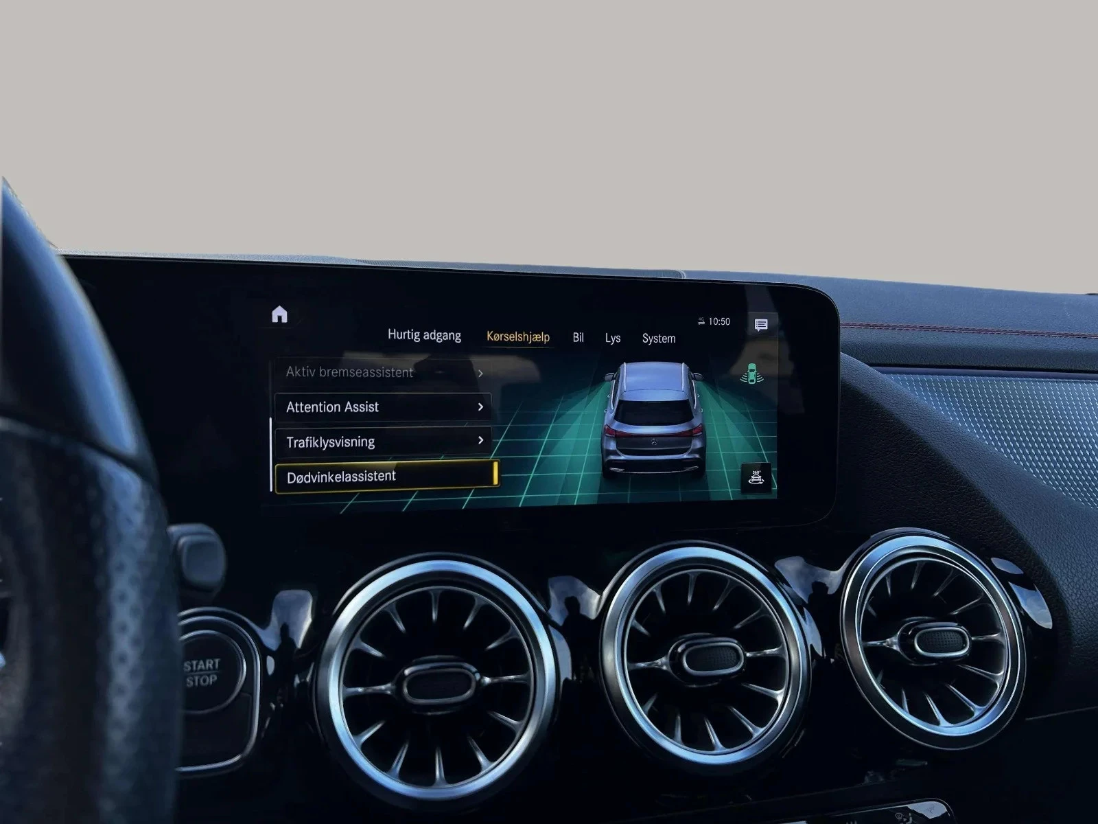 Mercedes-Benz-EQA-image-19