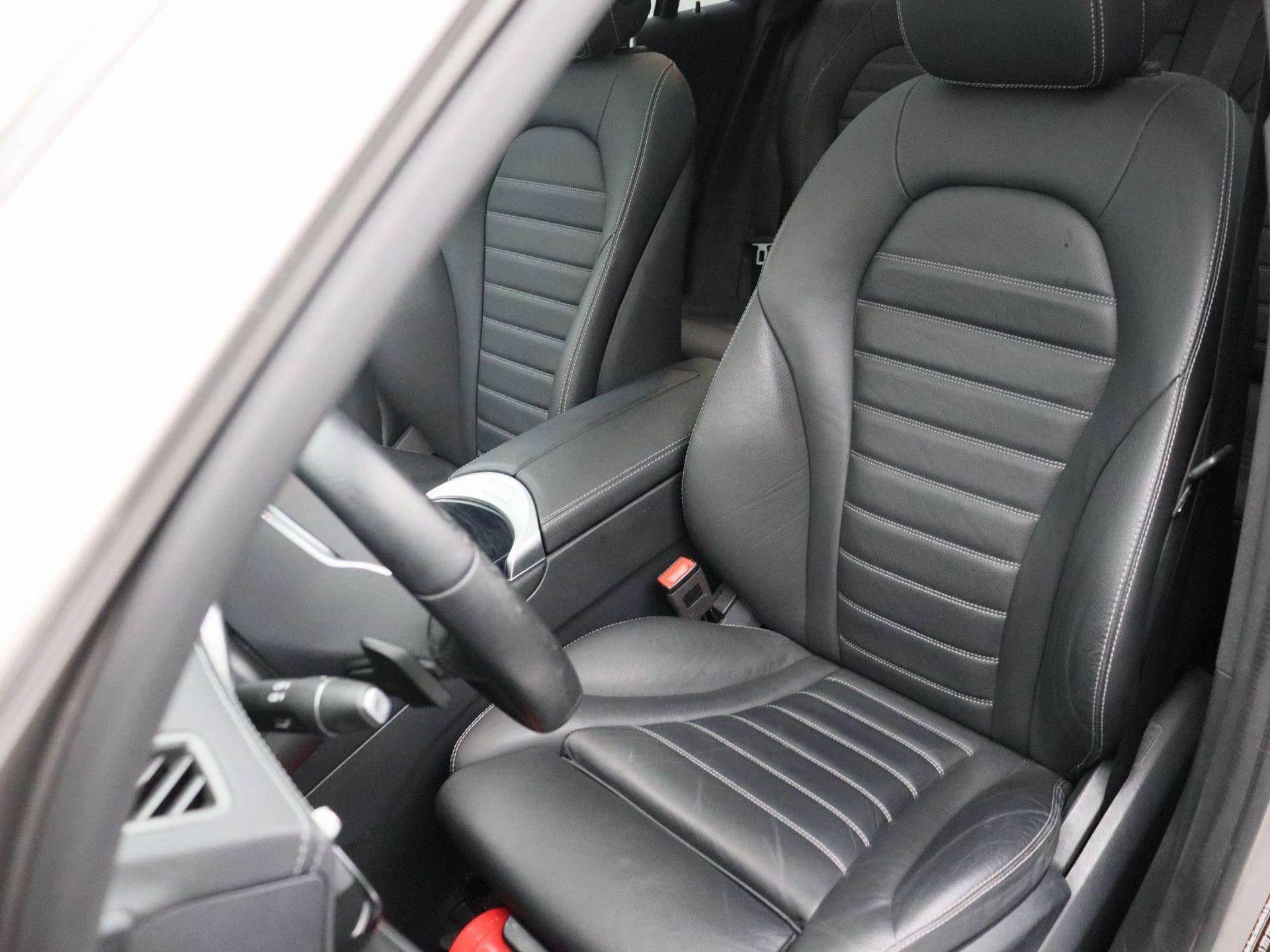 Mercedes-Benz GLC 300d SUV + LEDER + PANORAMISCH DAK + CARPLAY + TREKHAAK +