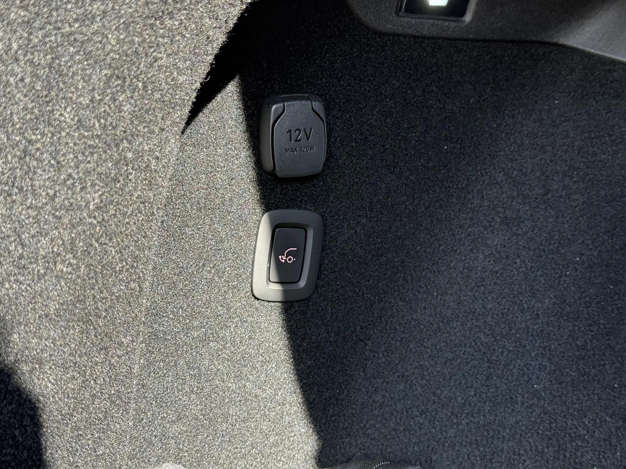 Volvo-EX30-image-8