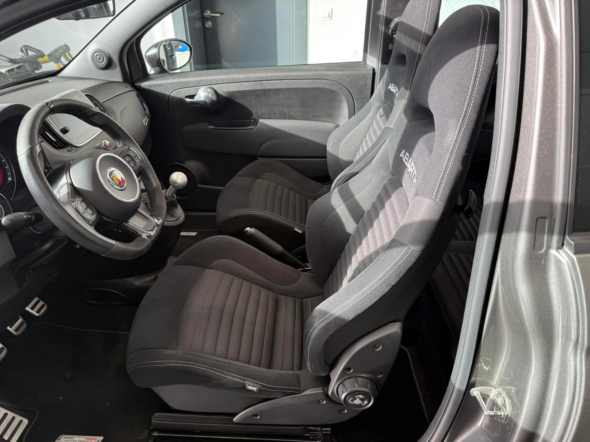 Abarth-500C-image-9