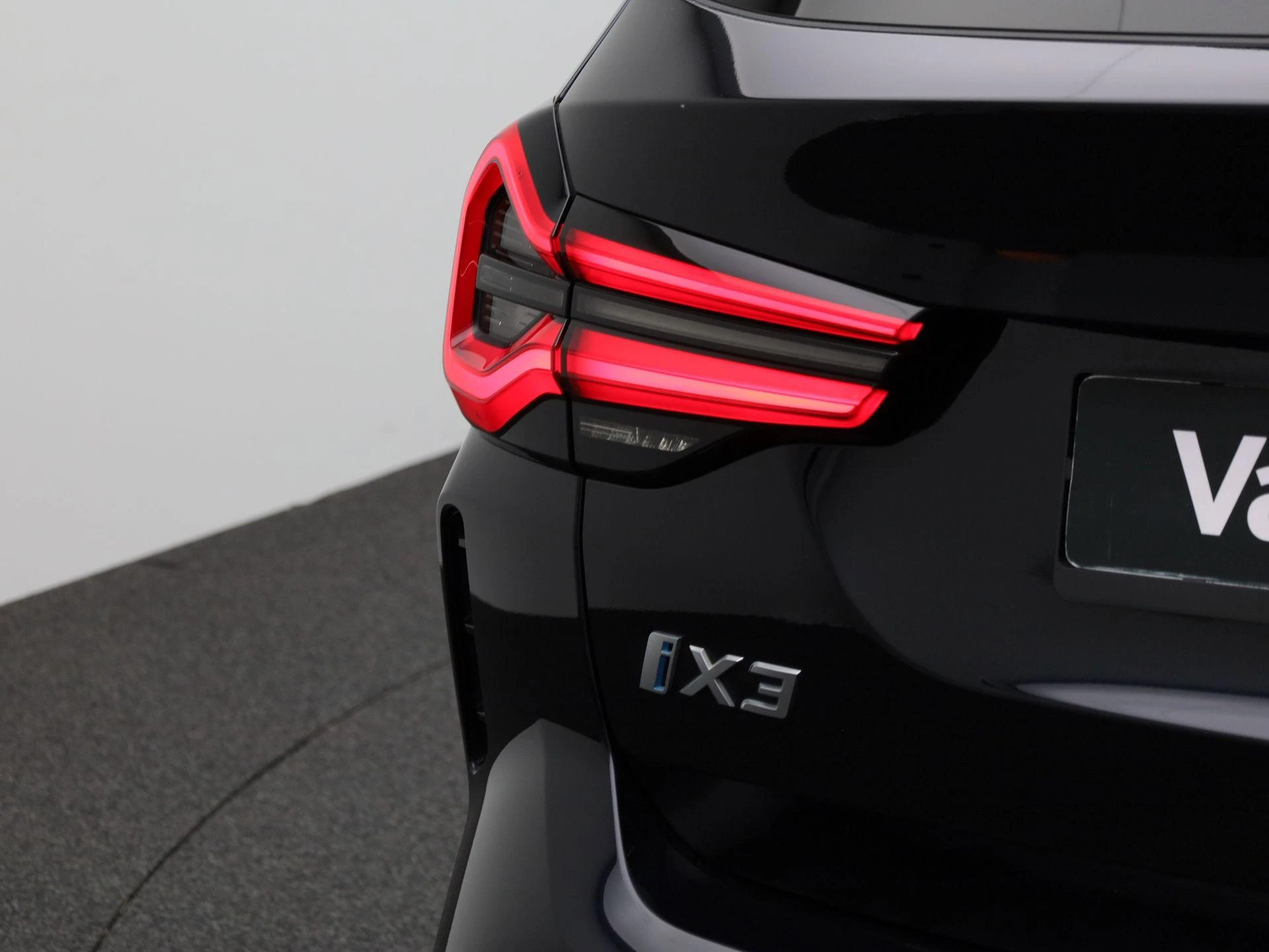 BMW-iX3-image-51