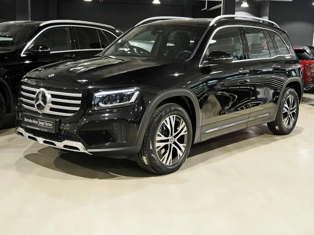 Mercedes-Benz-GLB 200 d-image-7