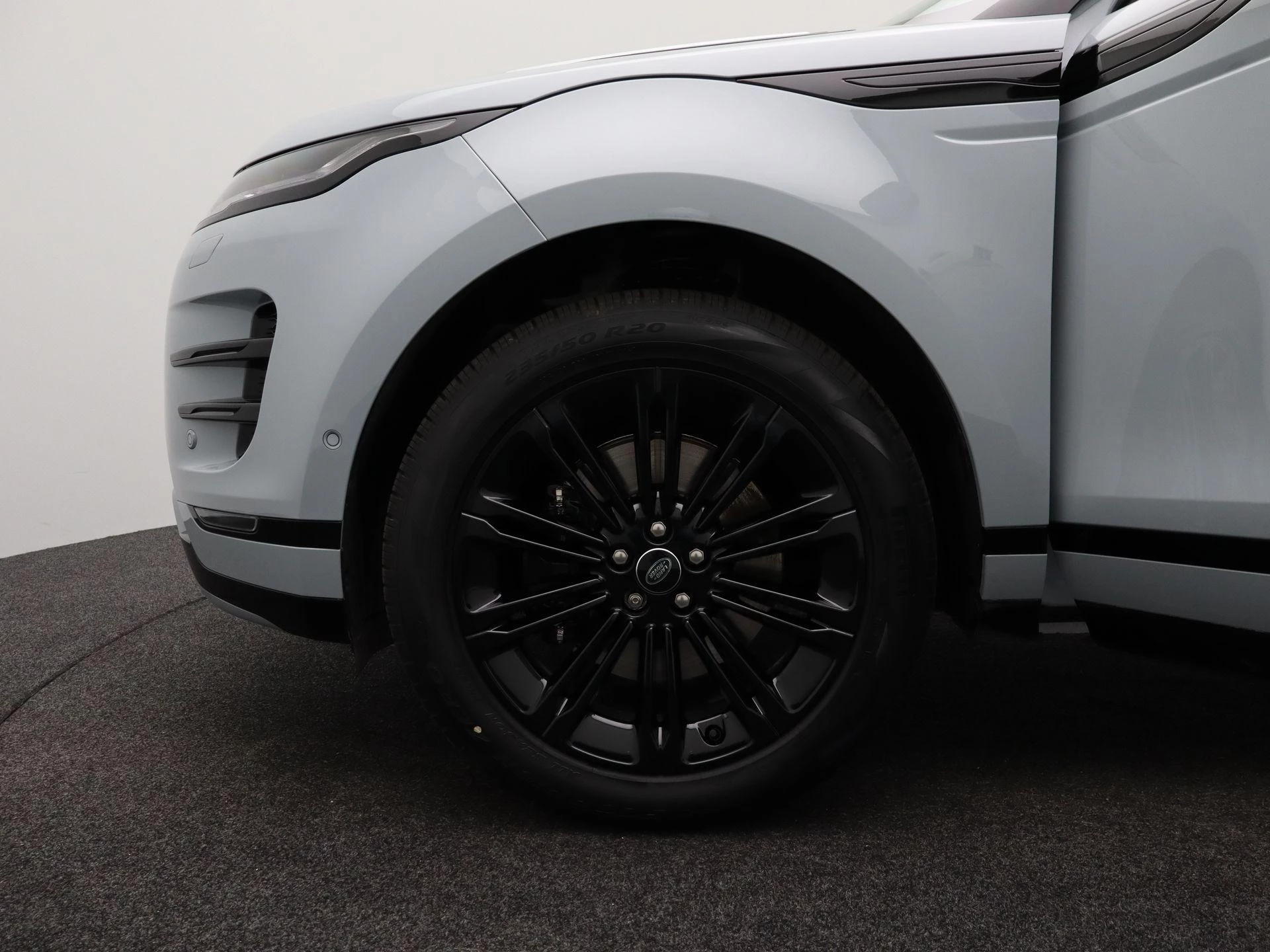Land Rover-Range Rover Evoque-image-14