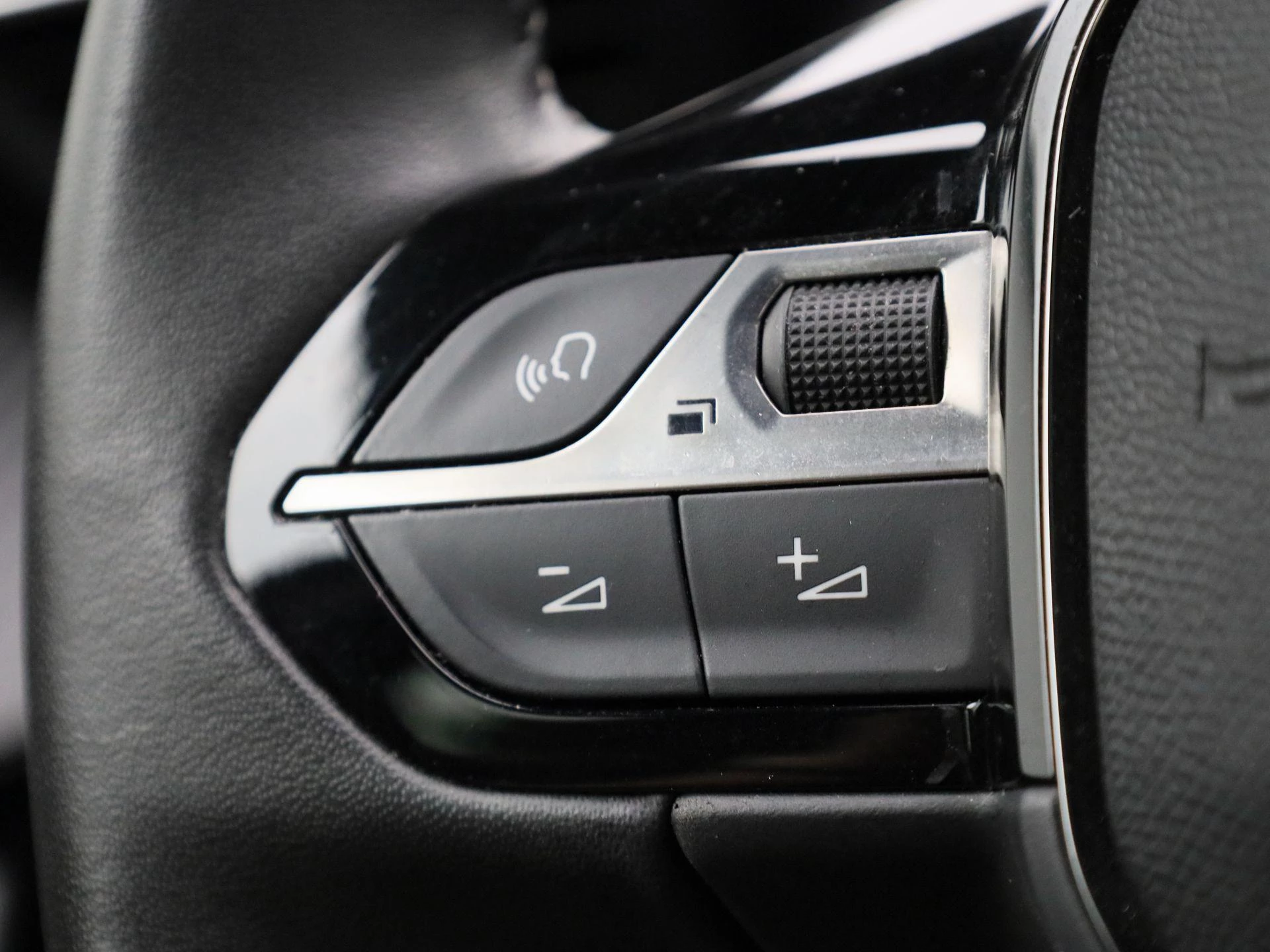 Peugeot 2008 1.2 PureTech Active Pack