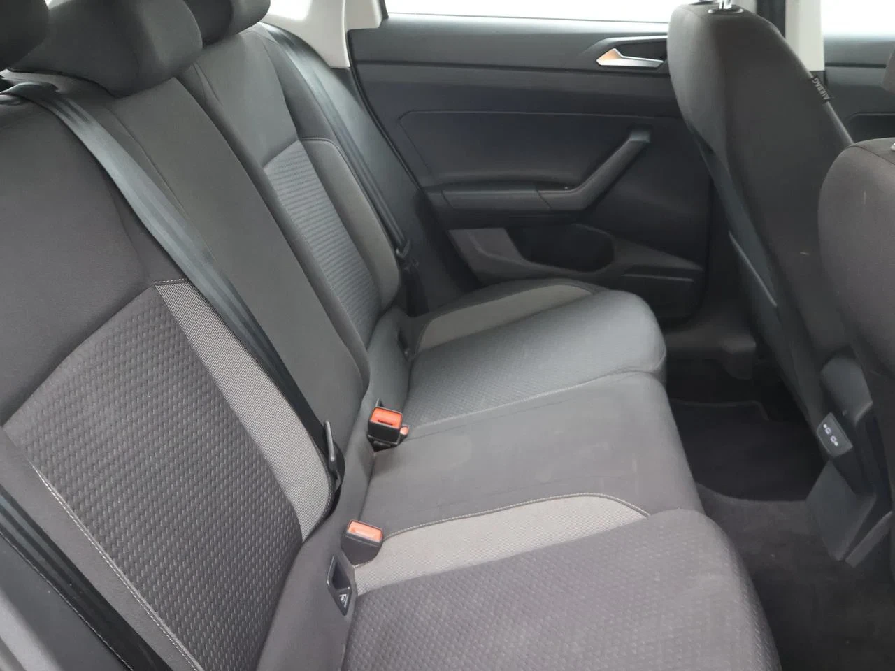 Volkswagen-Polo-image-10