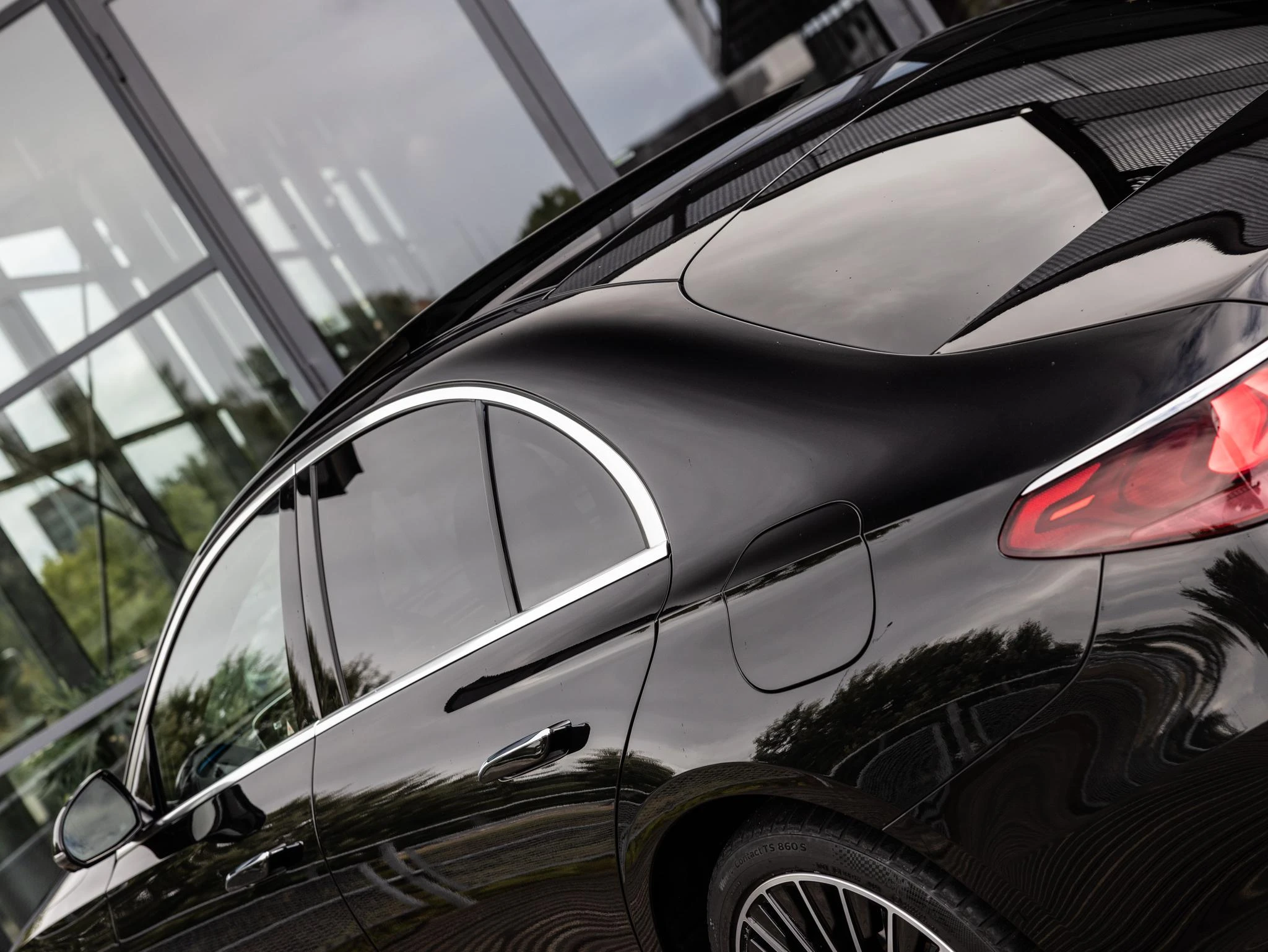 Mercedes-Benz-E-Klasse-image-6
