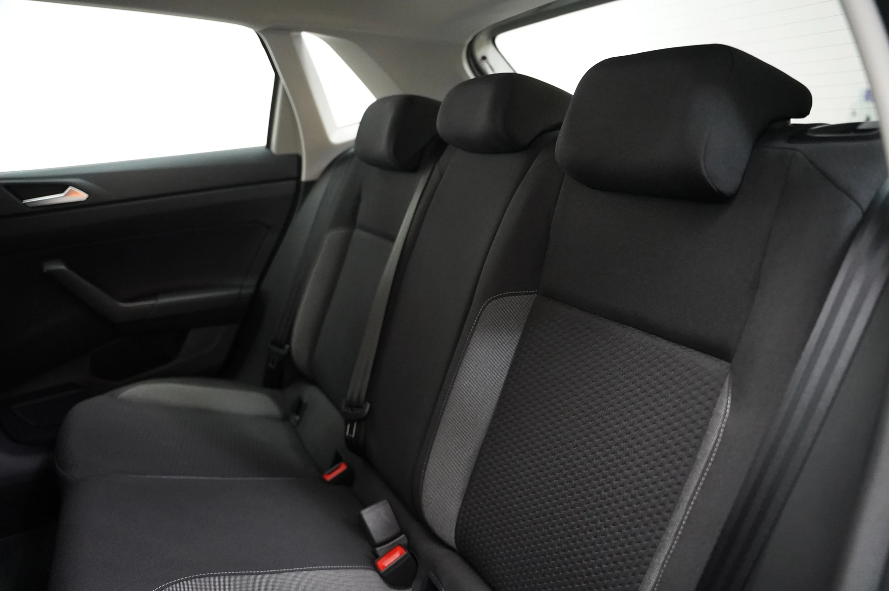 Volkswagen-Polo-image-25